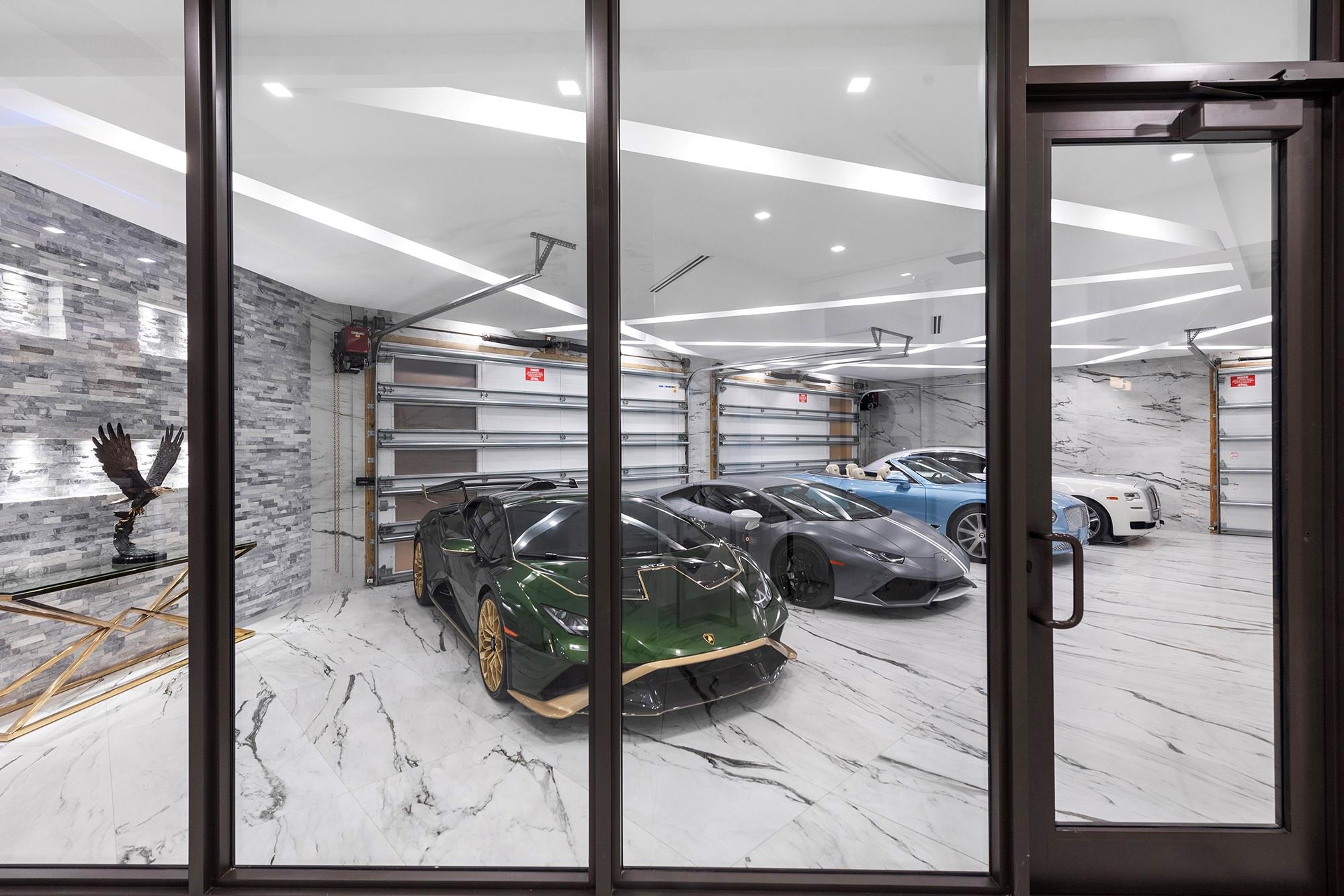 4041 Country Club Lane, Fort Lauderdale, FL 33308