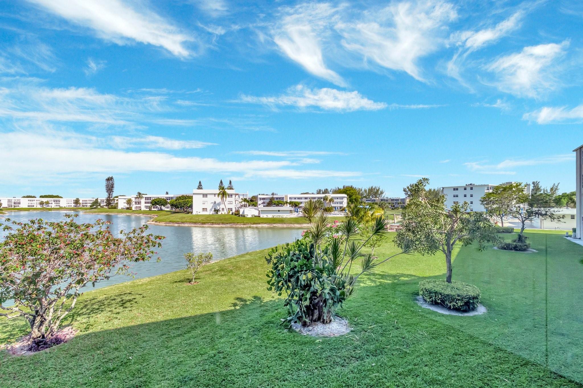 Photo for 267 Wellington J, 267, West Palm Beach, FL 33417 - Listing #FX-10503040 267 Wellington J, 267, West Palm Beach, FL 33417