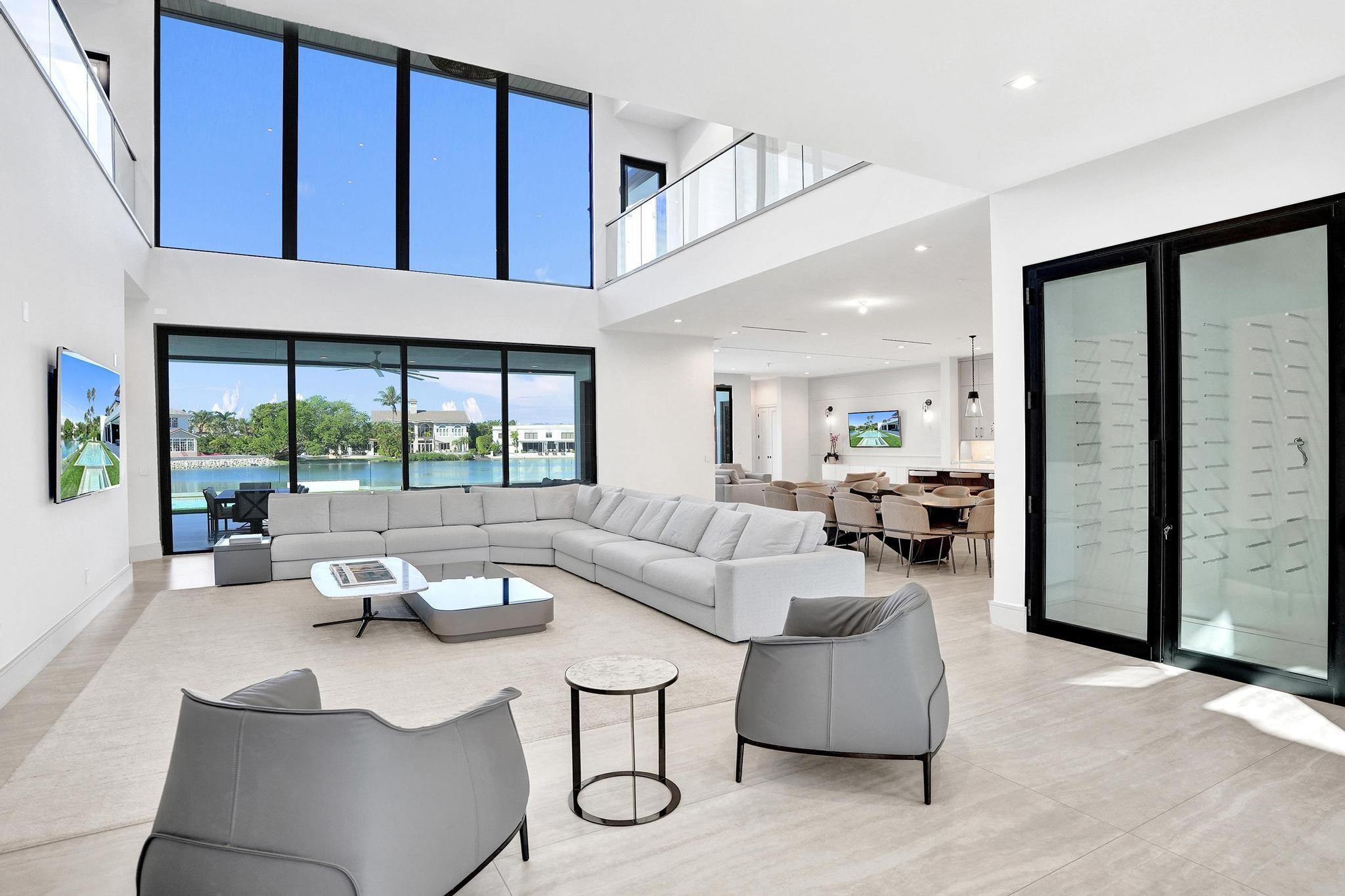 7 Seneca Road, Sea Ranch Lakes, FL 33308