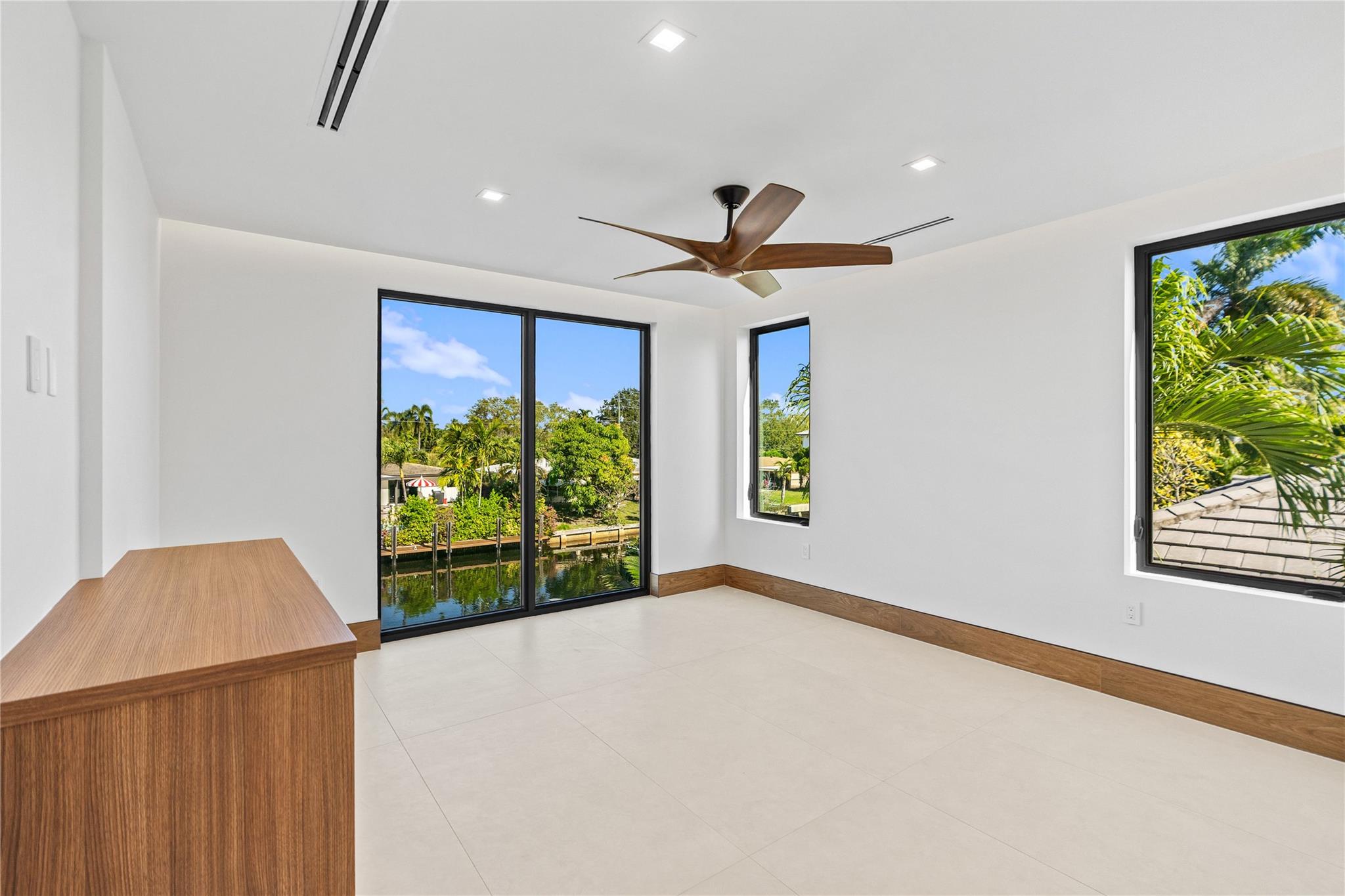 2441 NE 48th Court, Lighthouse Point, FL 33064