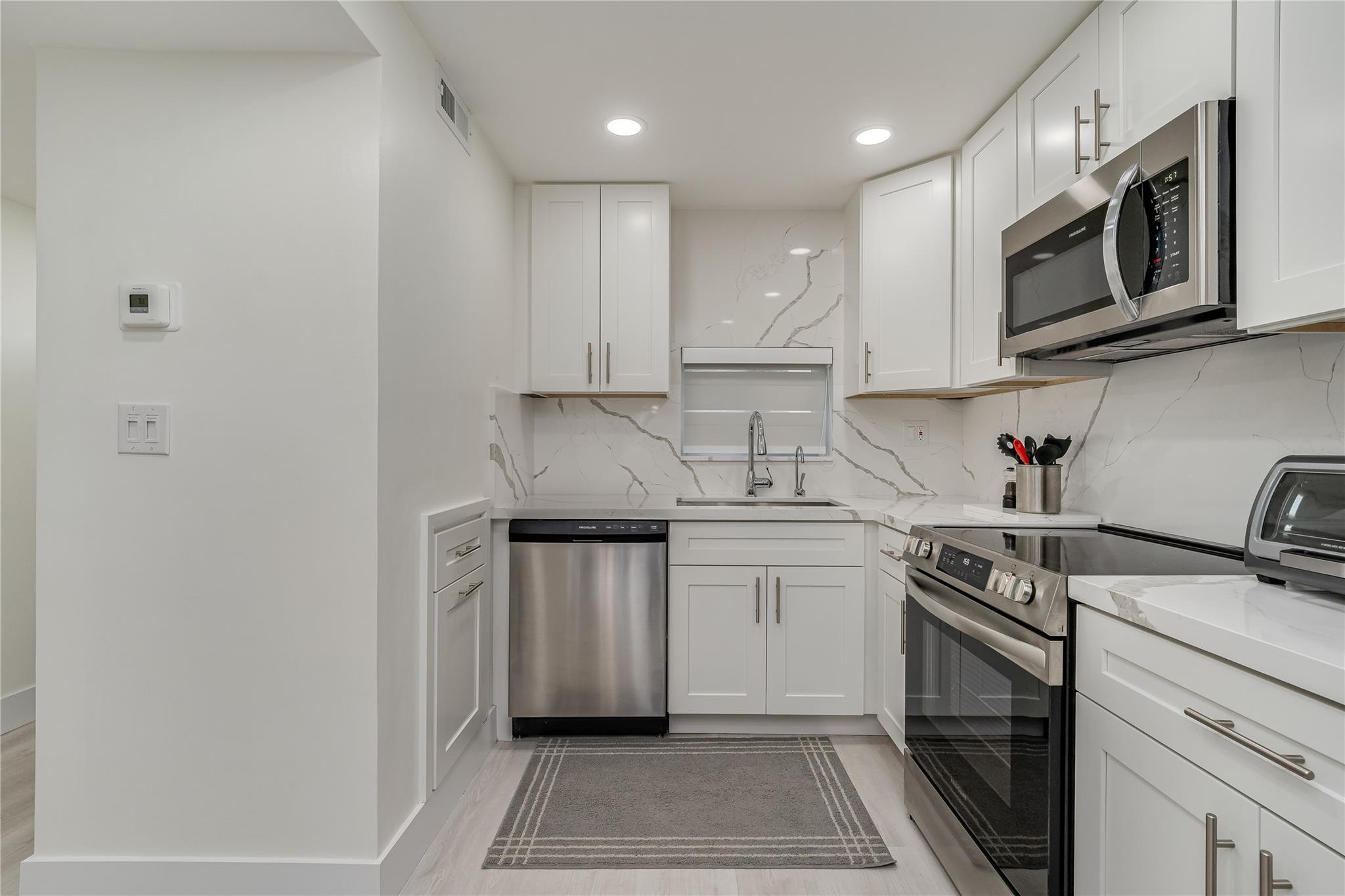 Photo for 411 S Hollybrook Drive, 109, Pembroke Pines, FL 33025 - Listing #FX-10519648 411 S Hollybrook Drive, 109, Pembroke Pines, FL 33025