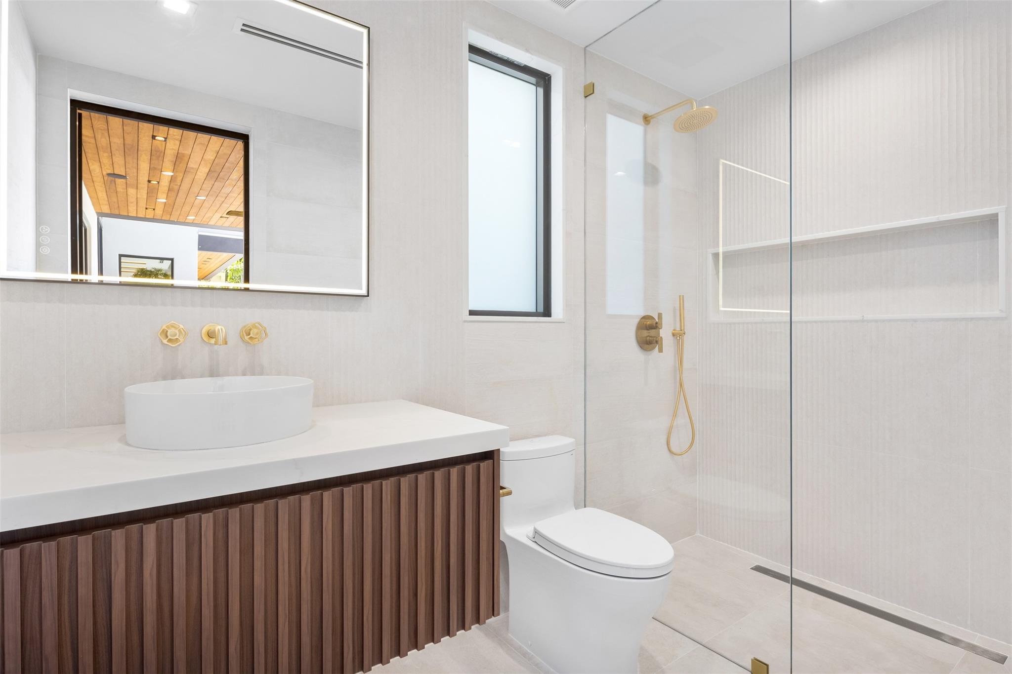 2733 NE 16th Street, Fort Lauderdale, FL 33304