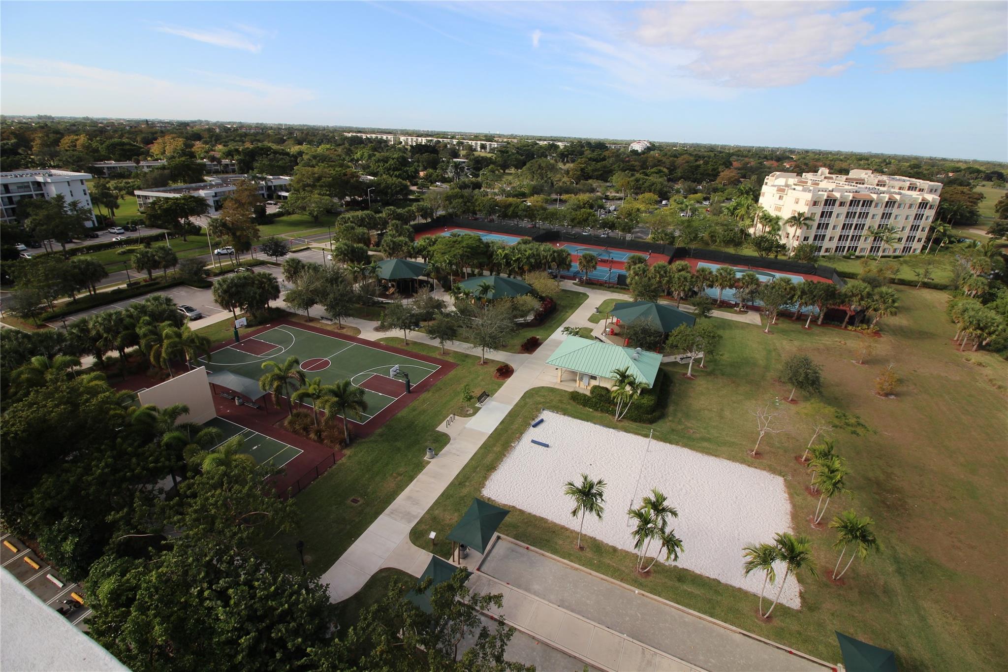 Photo for 3900 Oaks Clubhouse Drive, 305, Pompano Beach, FL 33069 - Listing #FX-10517147 3900 Oaks Clubhouse Drive, 305, Pompano Beach, FL 33069