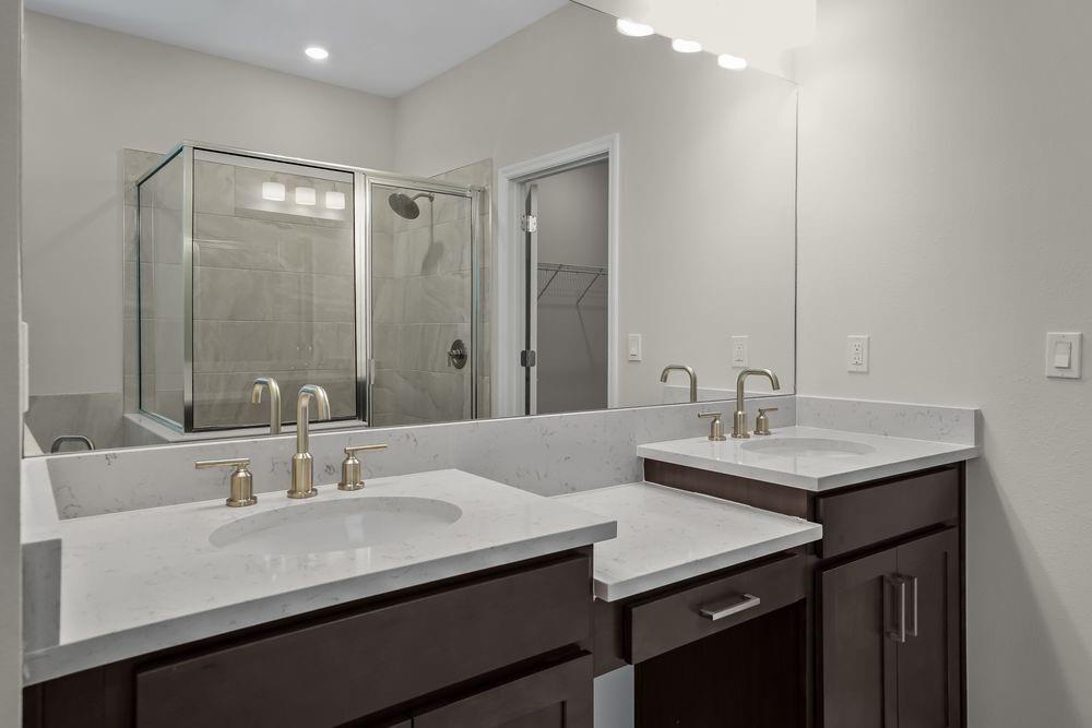 621 SE Ranch Oak Circle ~ Ready Now