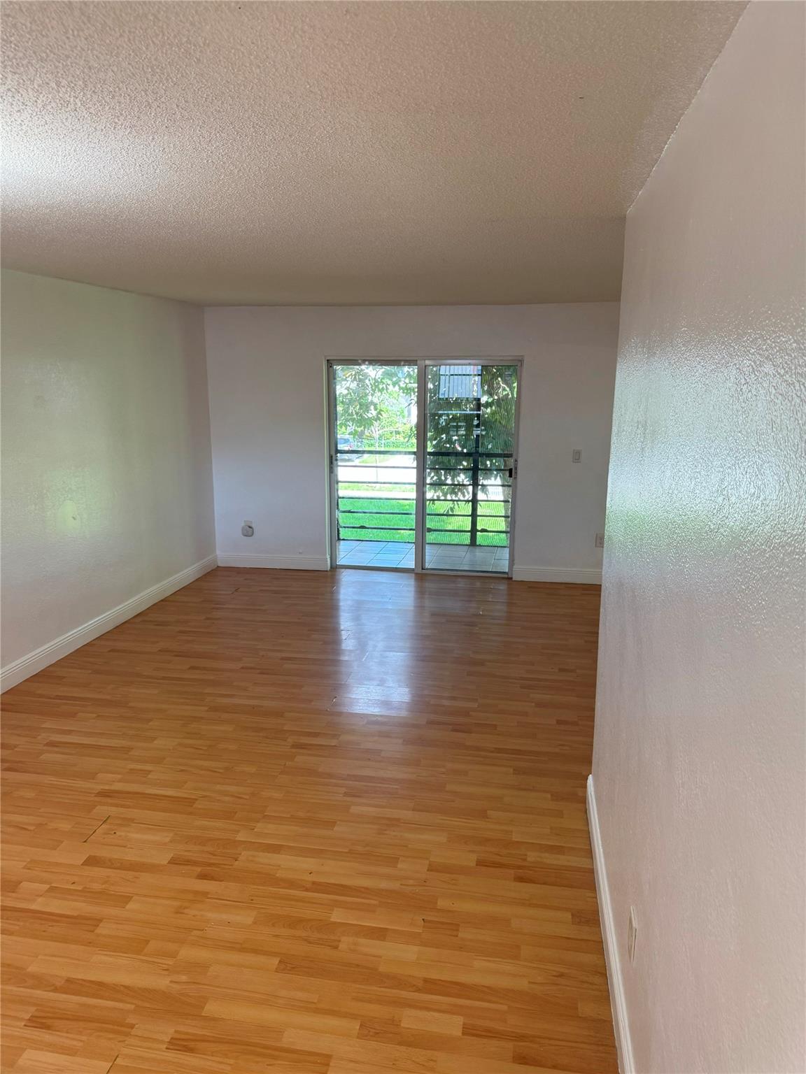 851 NE 209th Terrace 202, Miami, FL 33179