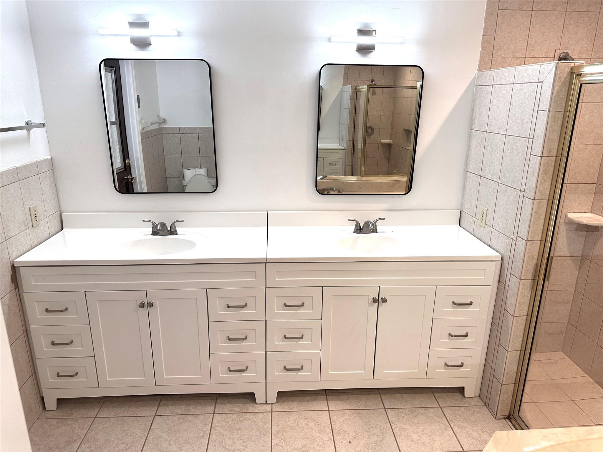 676 NW 107th Lane, Coral Springs, FL 33071