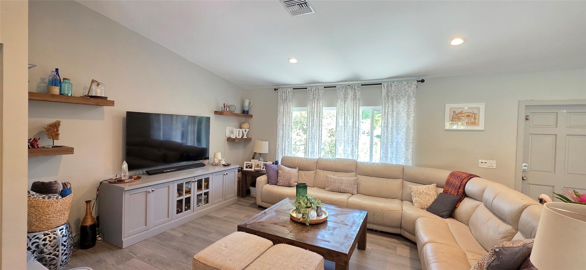 688 NW 100th Lane, Coral Springs, FL 33071