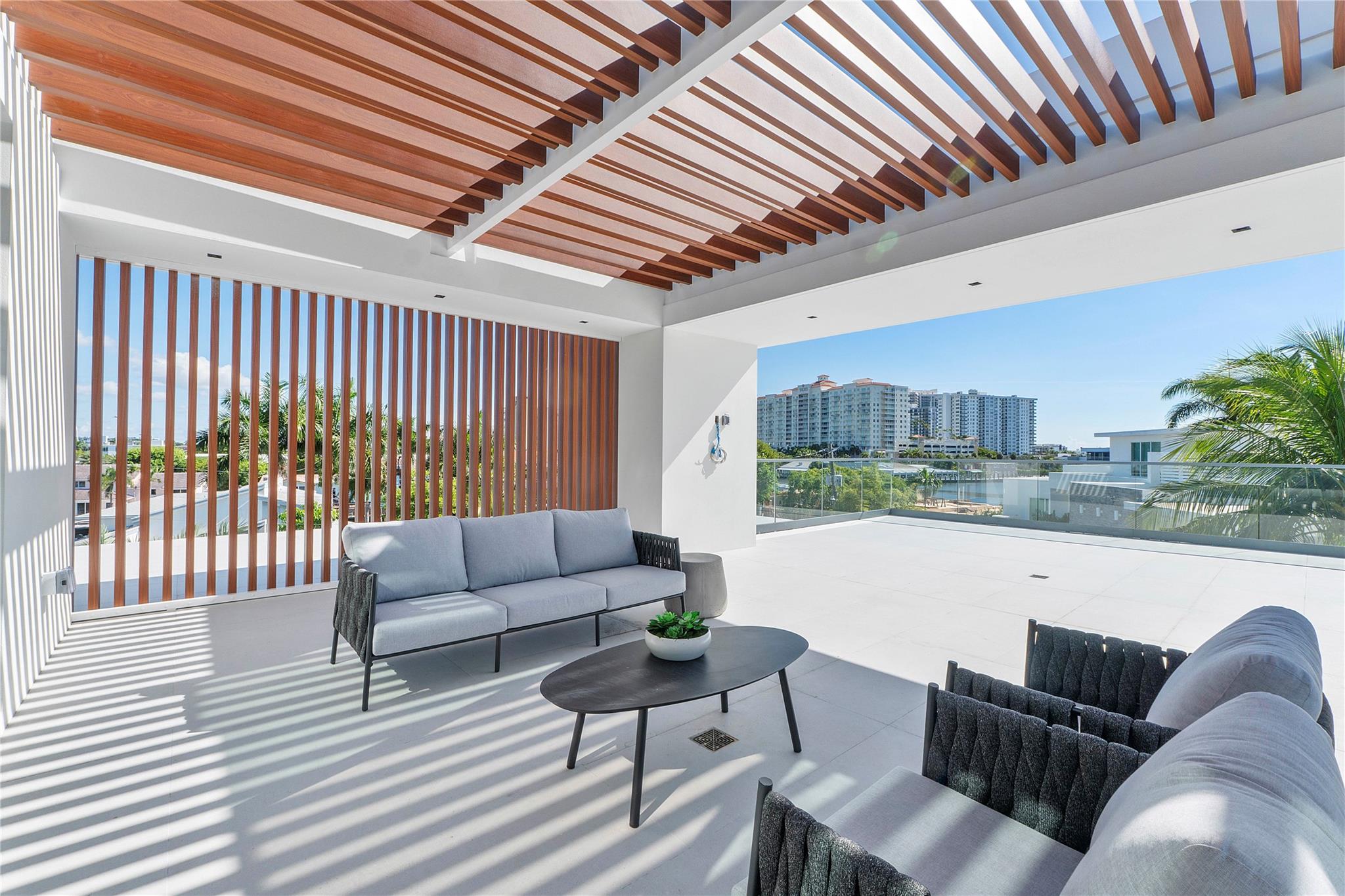 2880 NE 28th Street, Fort Lauderdale, FL 33306