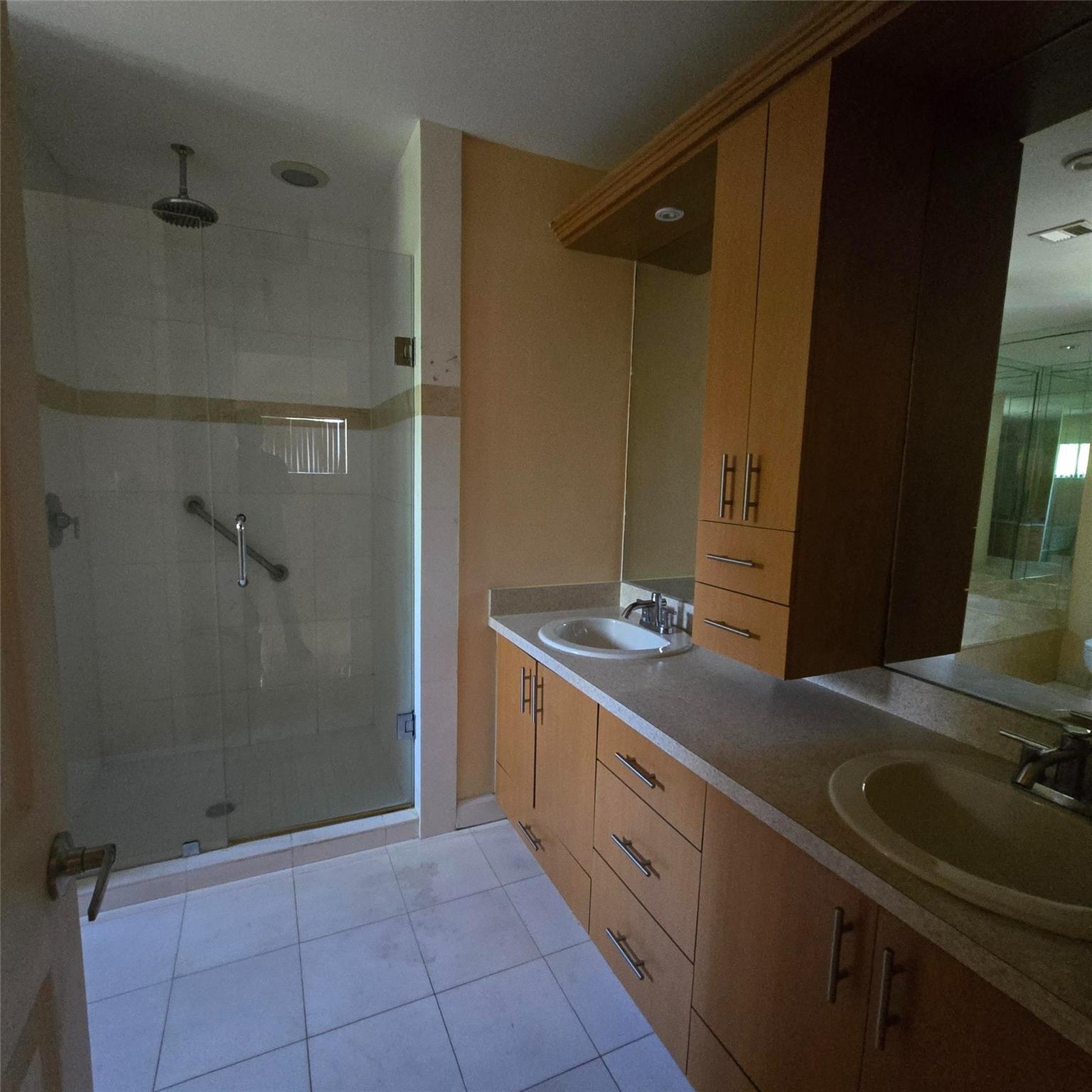 626 NE 195th Street 626, Miami, FL 33179