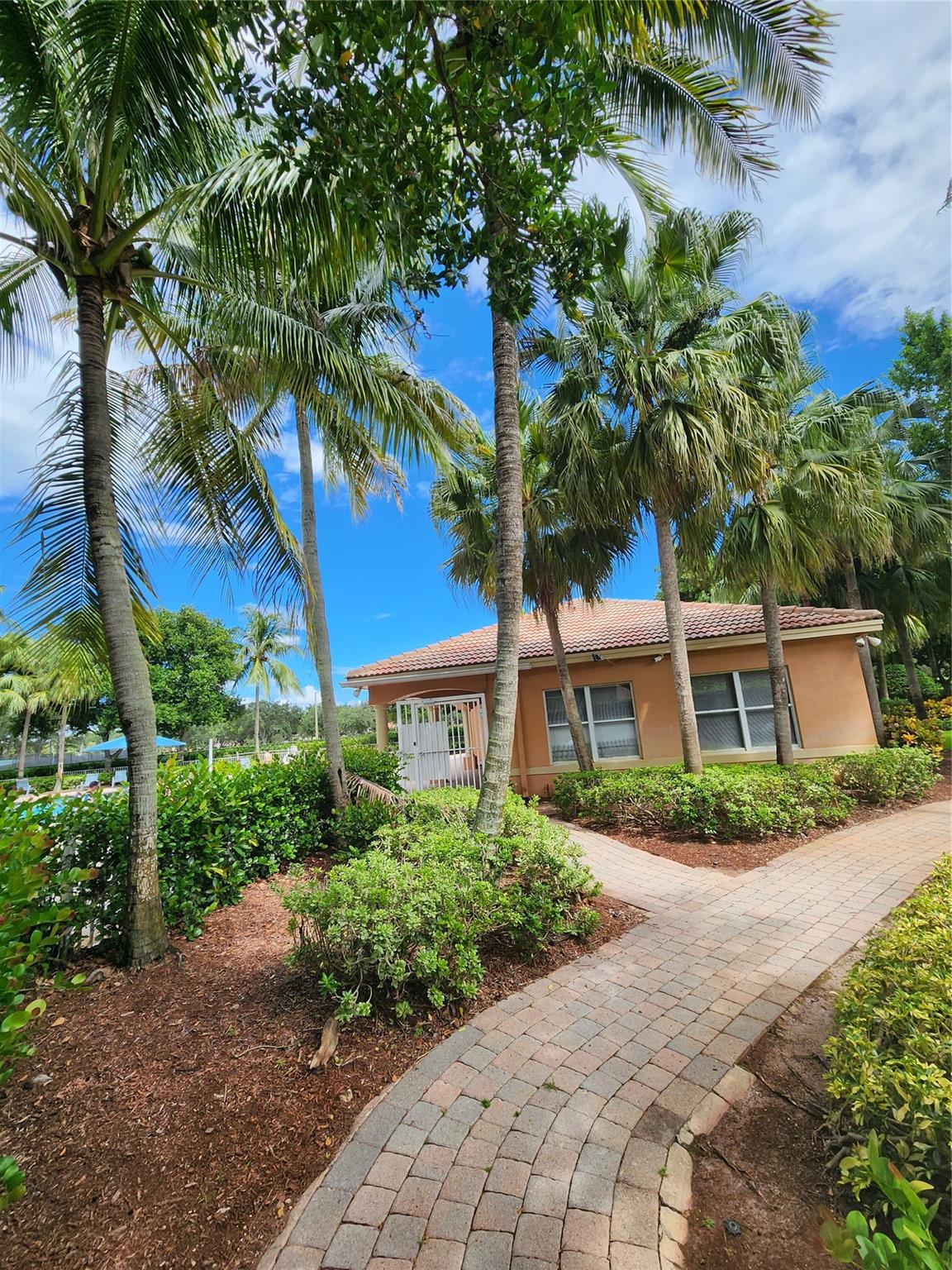 956 NW 126th Terrace, Coral Springs, FL 33071