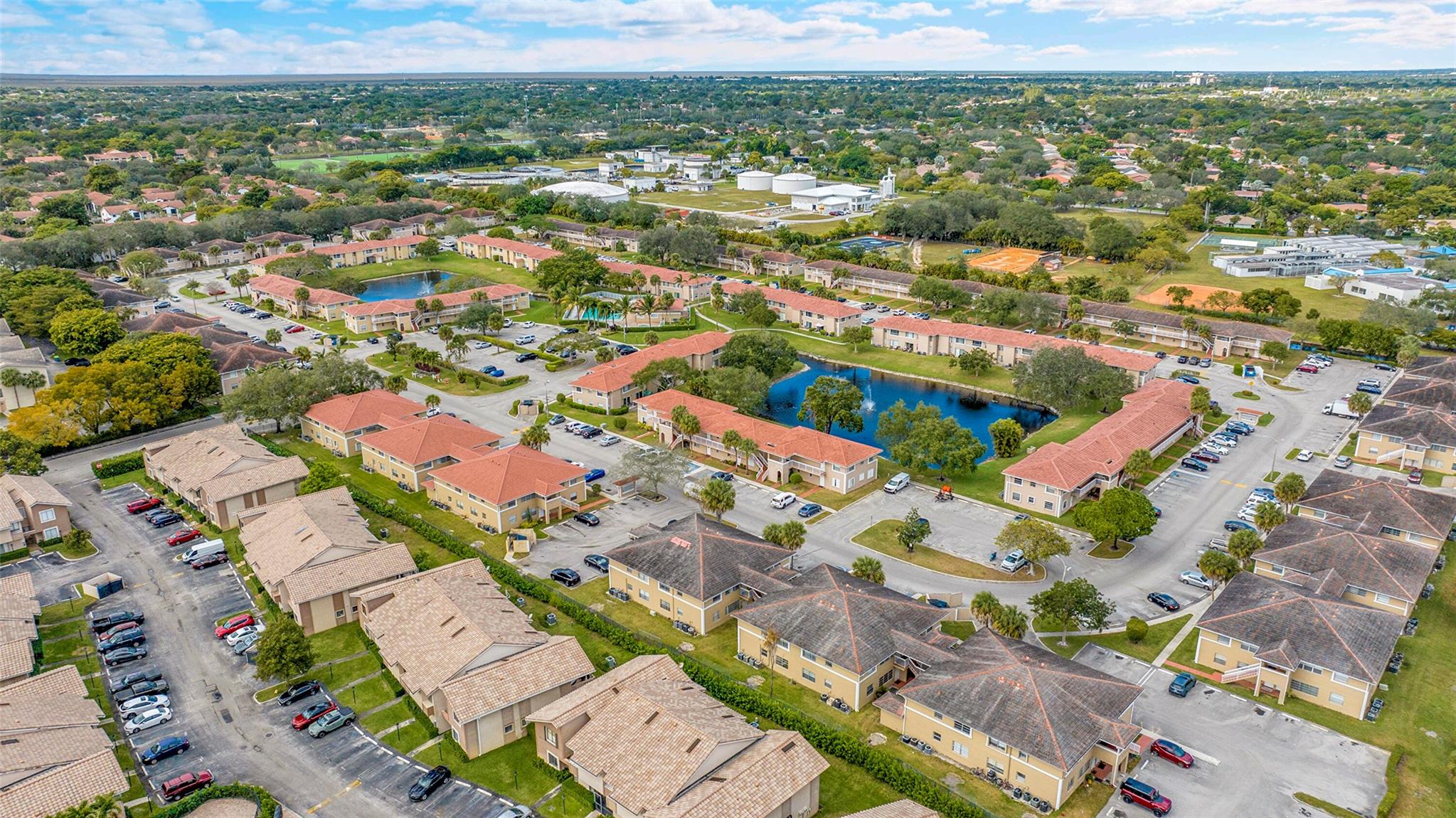 906 Twin Lakes Drive 8-J, Coral Springs, FL 33071