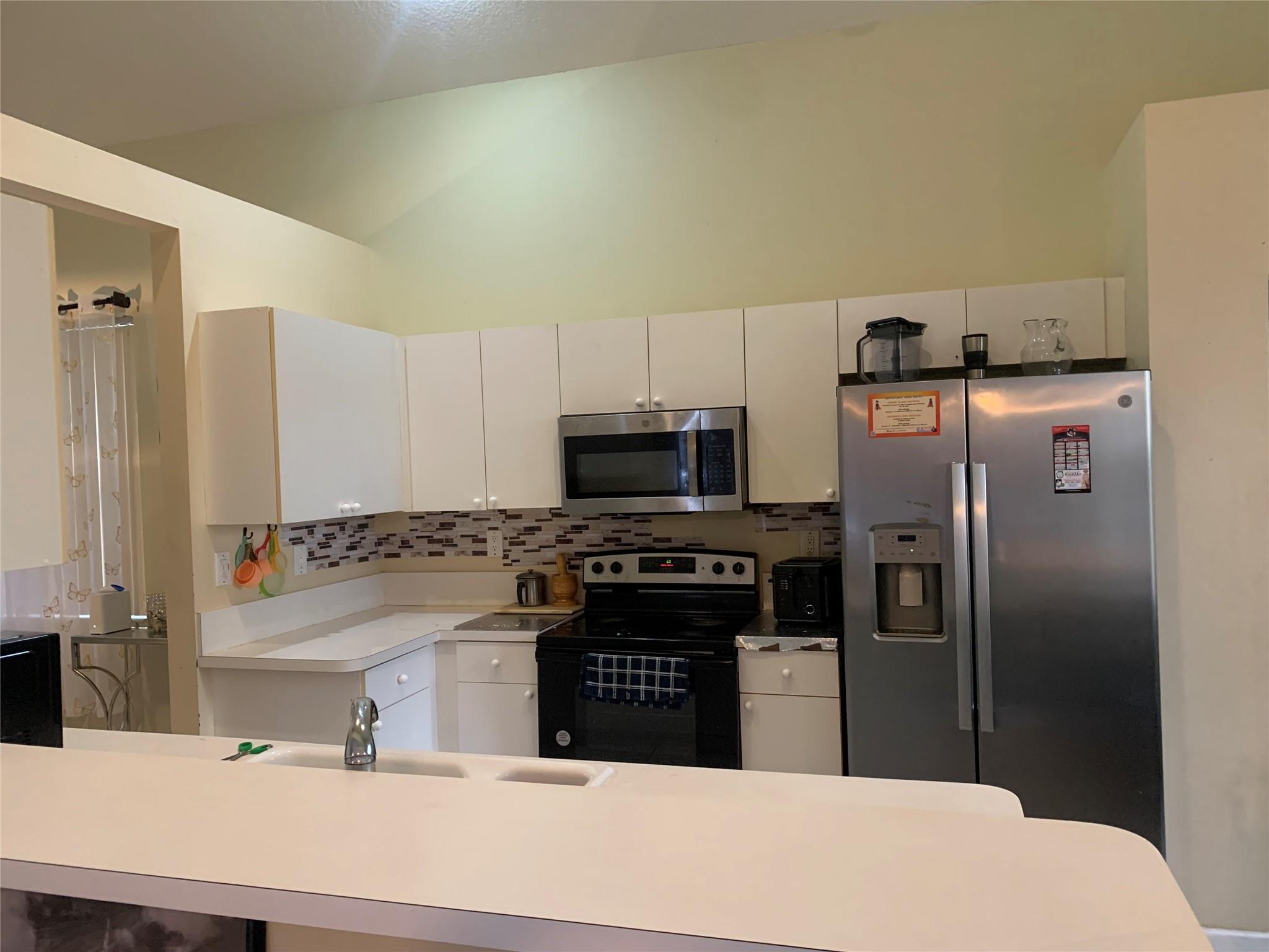 320 NW 115th Way, Coral Springs, FL 33071