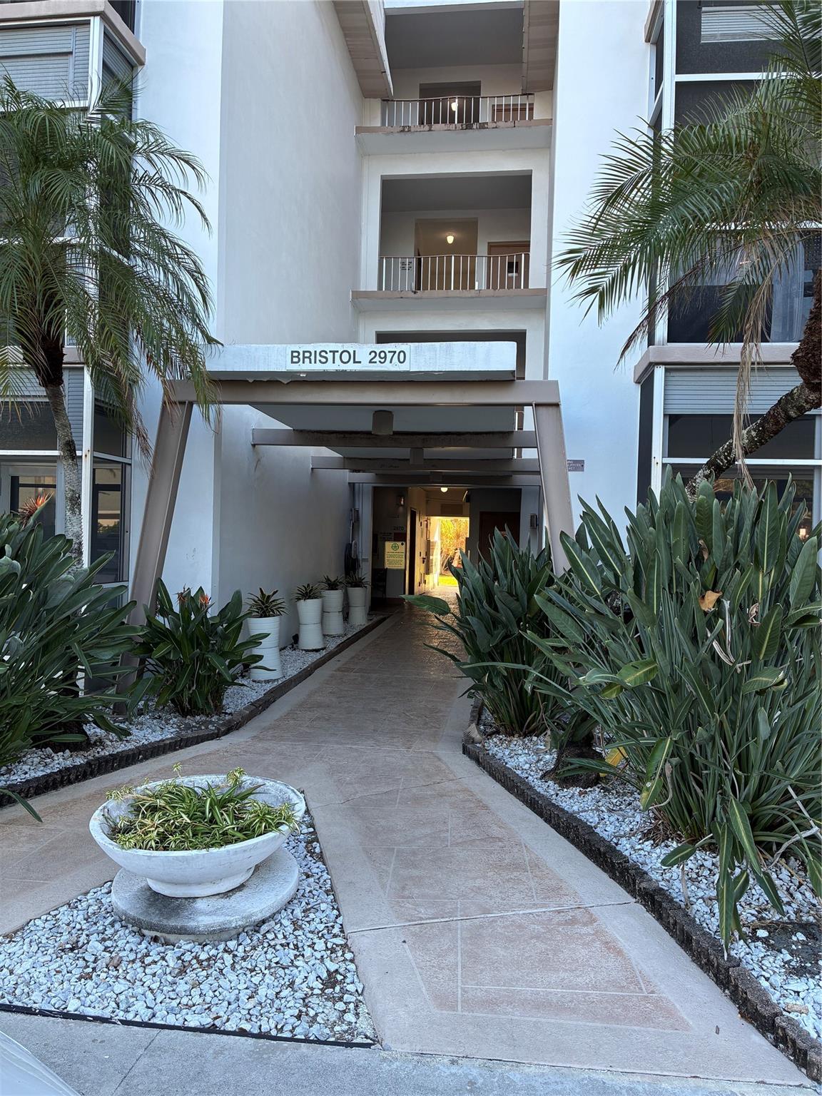 Photo for 2970 NE 16, b310, Oakland Park, FL 33334 - listing #FX-10536905 2970 NE 16, b310, Oakland Park, FL 33334