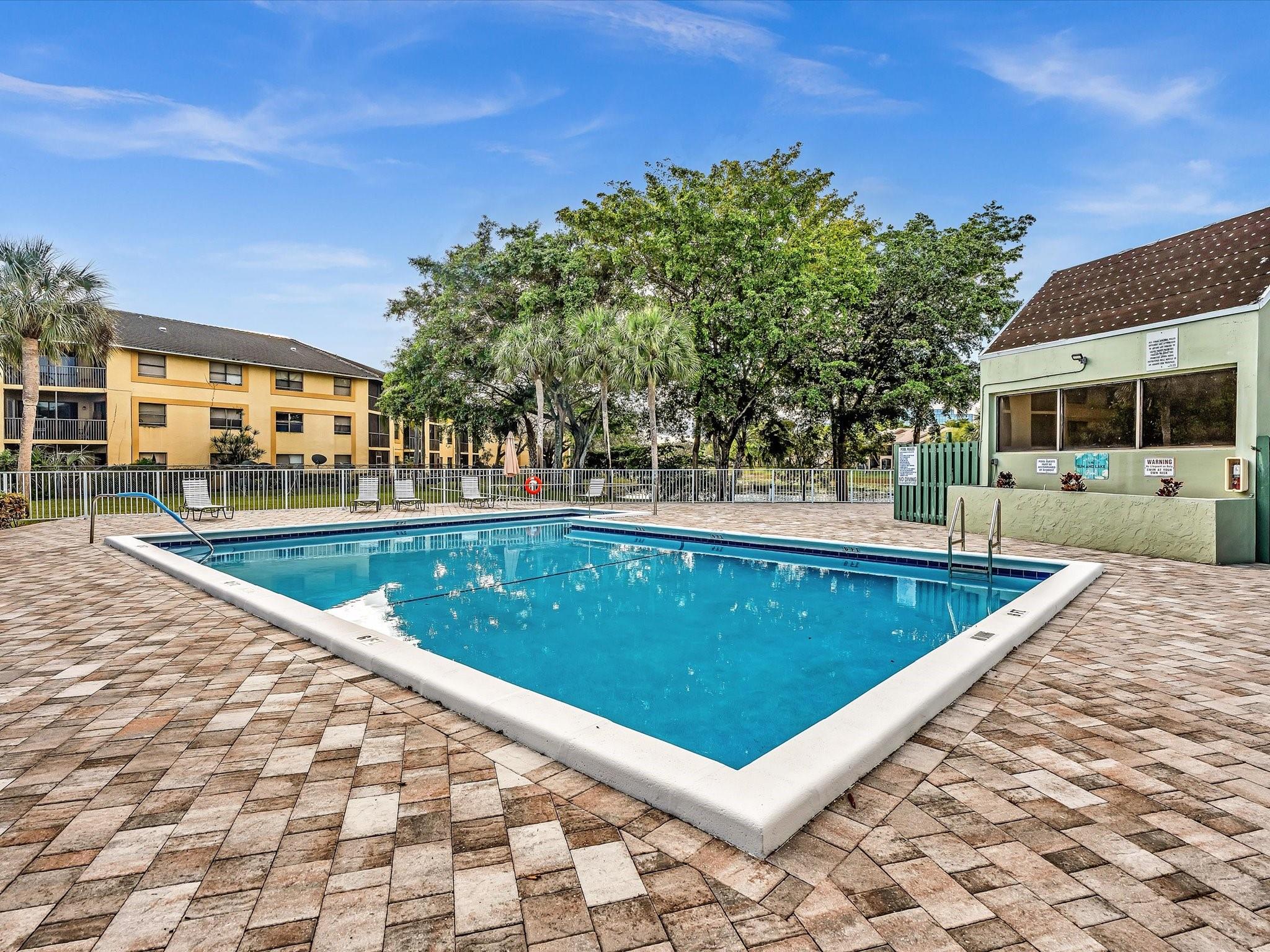 8911 NW 28th Drive E, Coral Springs, FL 33065