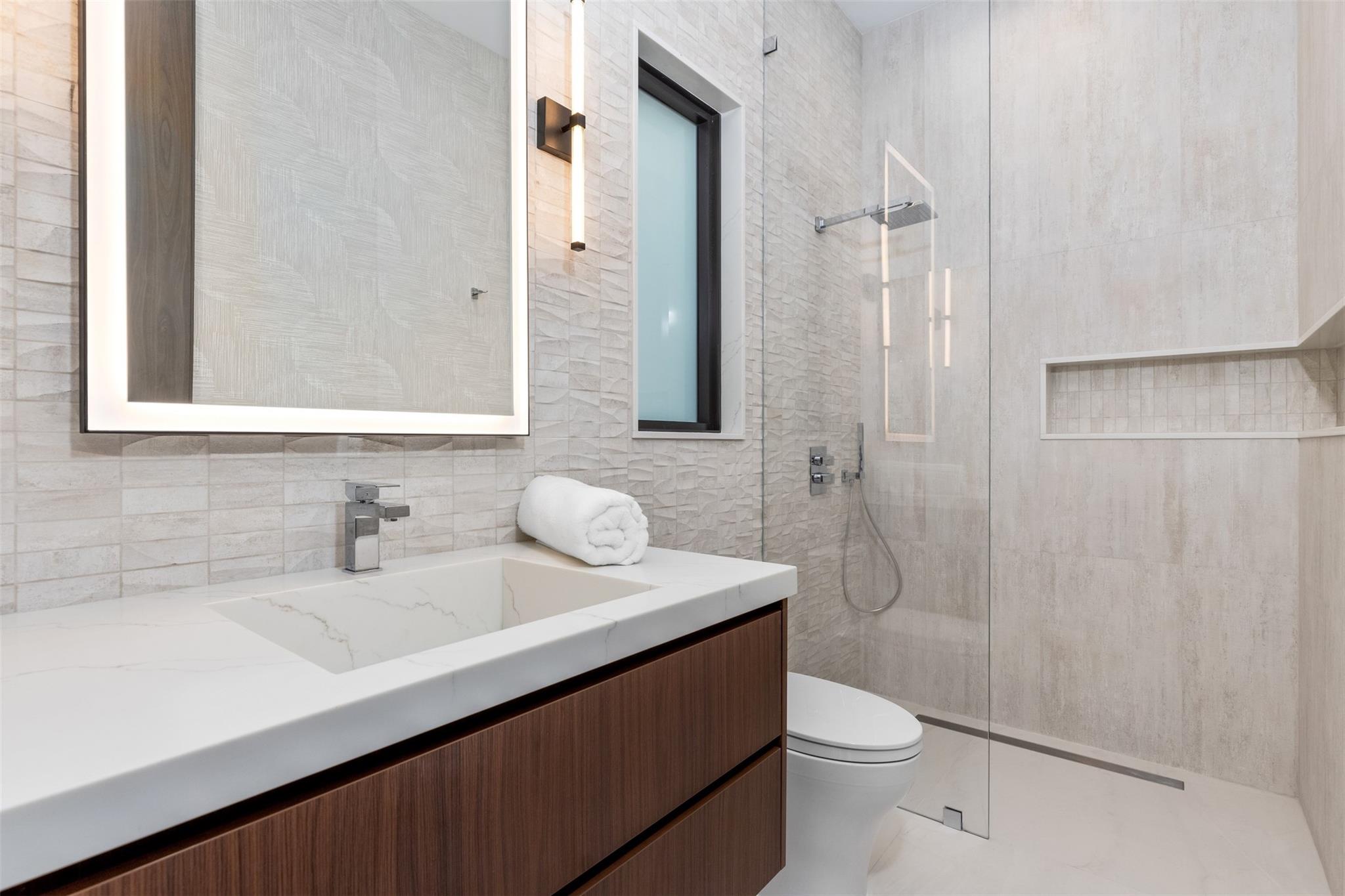 2733 NE 16th Street, Fort Lauderdale, FL 33304