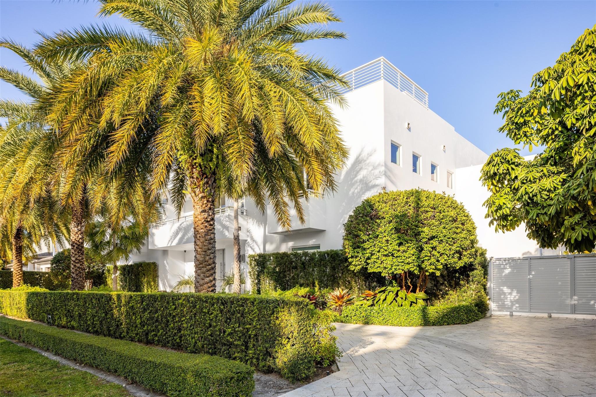 Photo for 500 Isle Of Capri Drive, Fort Lauderdale, FL 33301 - Listing #FX-10425455 500 Isle Of Capri Drive, Fort Lauderdale, FL 33301