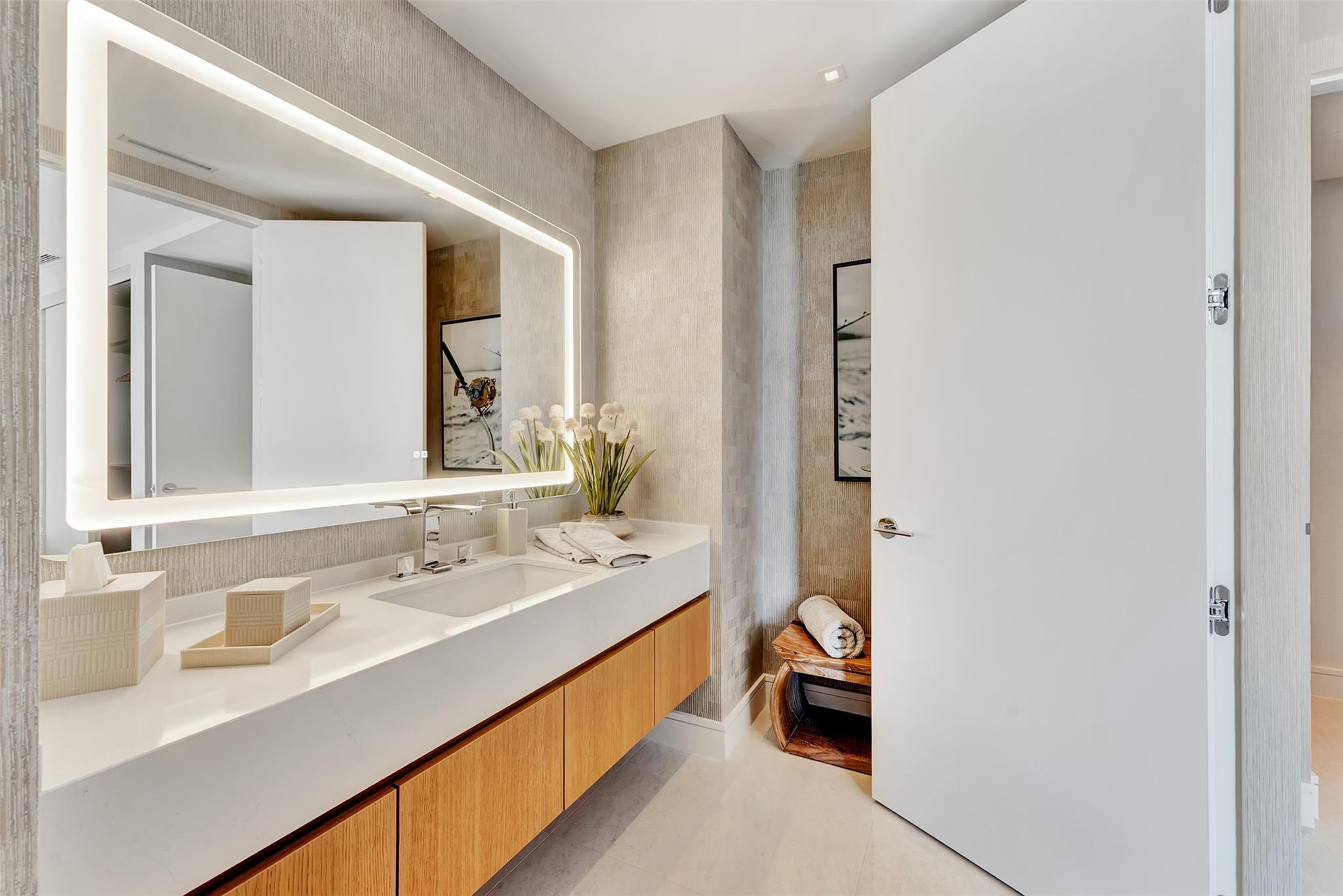 2241 SE 17th Street PH2, Fort Lauderdale, FL 33316