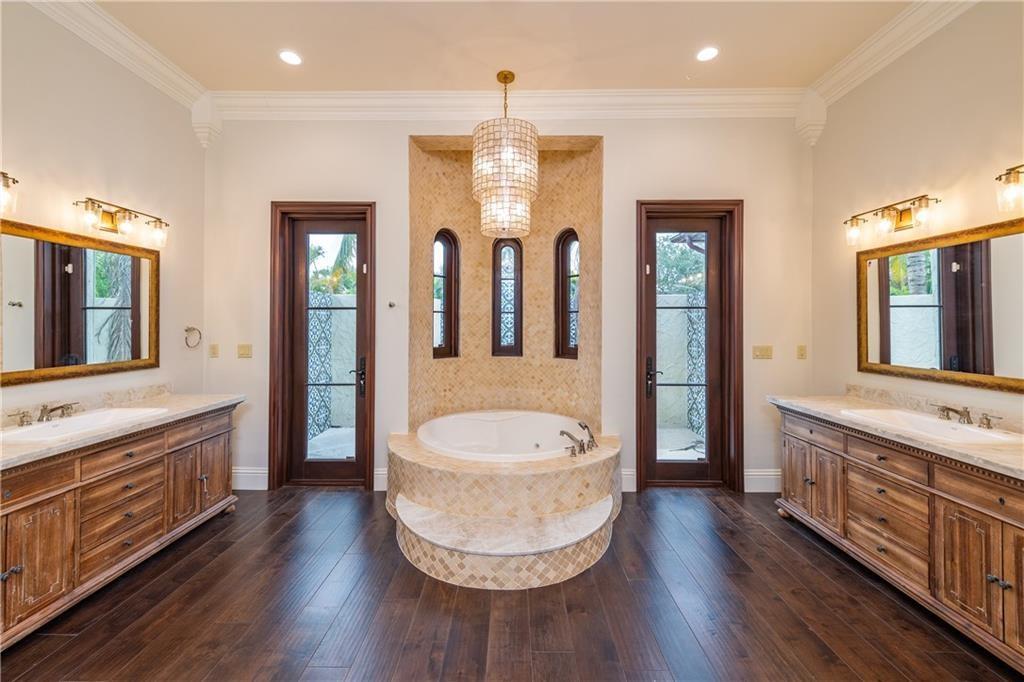 MASTER BATHROOM WITH SOAKING TUB