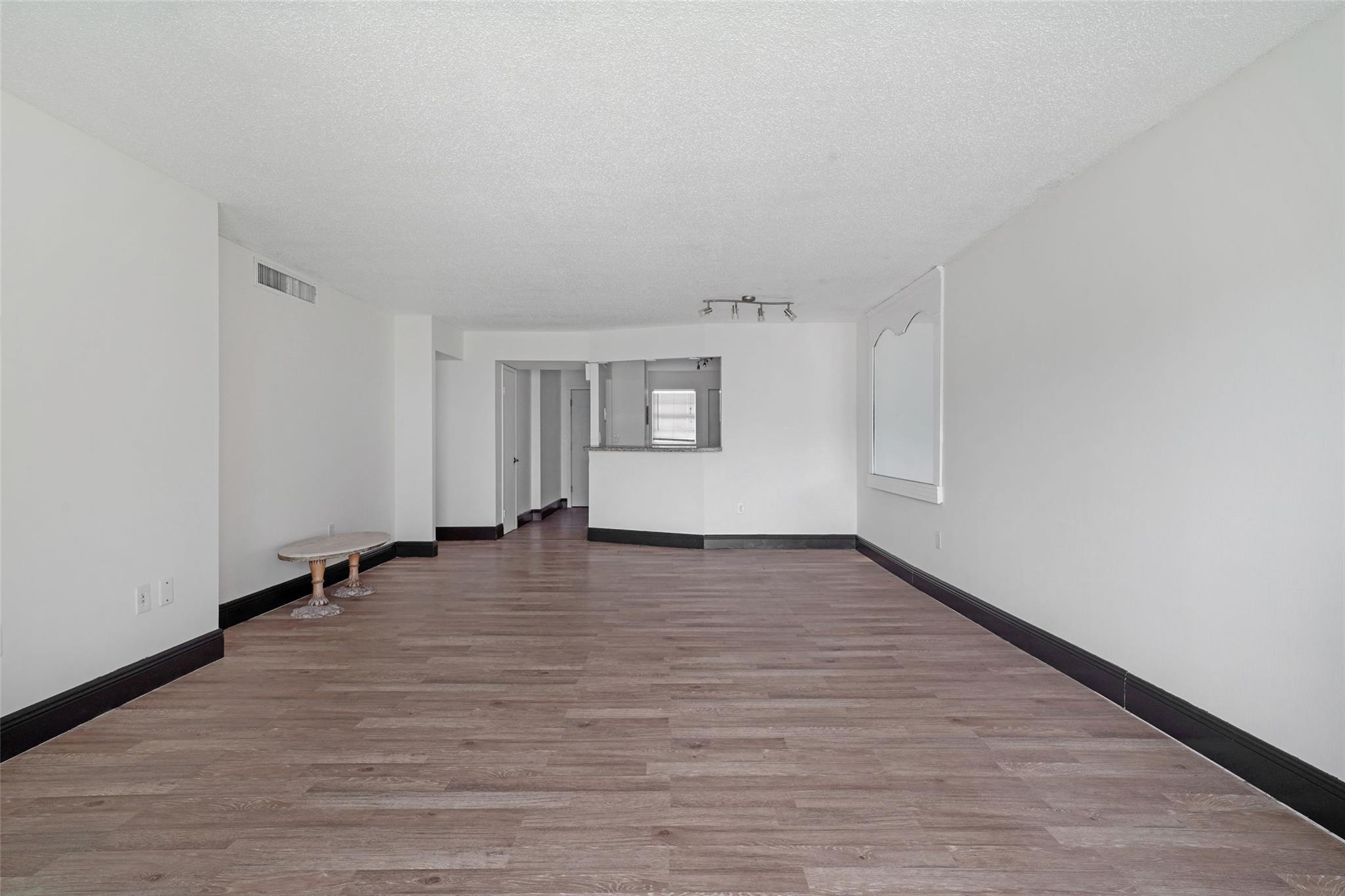 Photo for 1750 NE 191st Street, 519, Miami, FL 33179 - Listing #FX-10506230 1750 NE 191st Street, 519, Miami, FL 33179