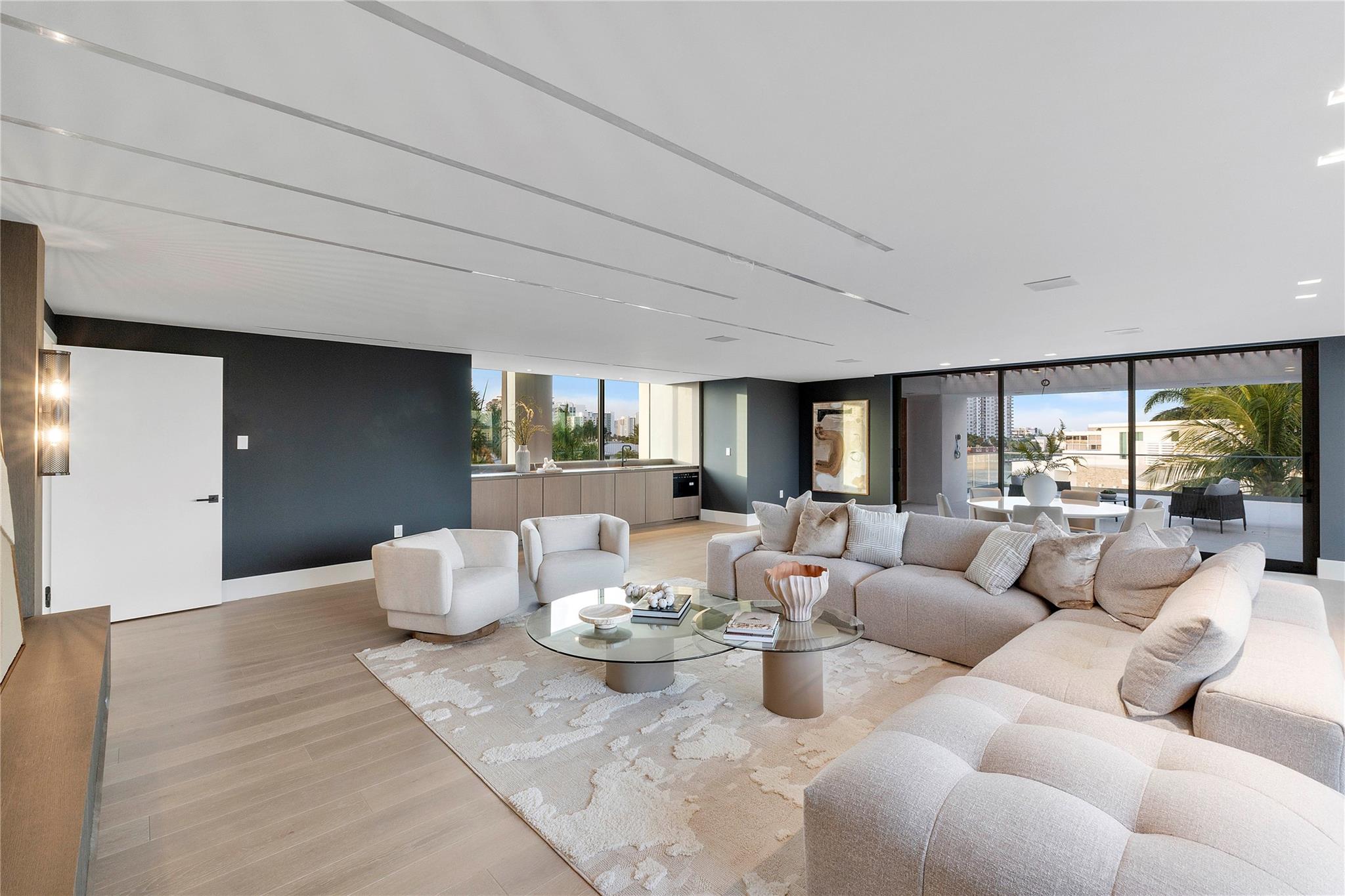 2880 NE 28th Street, Fort Lauderdale, FL 33306