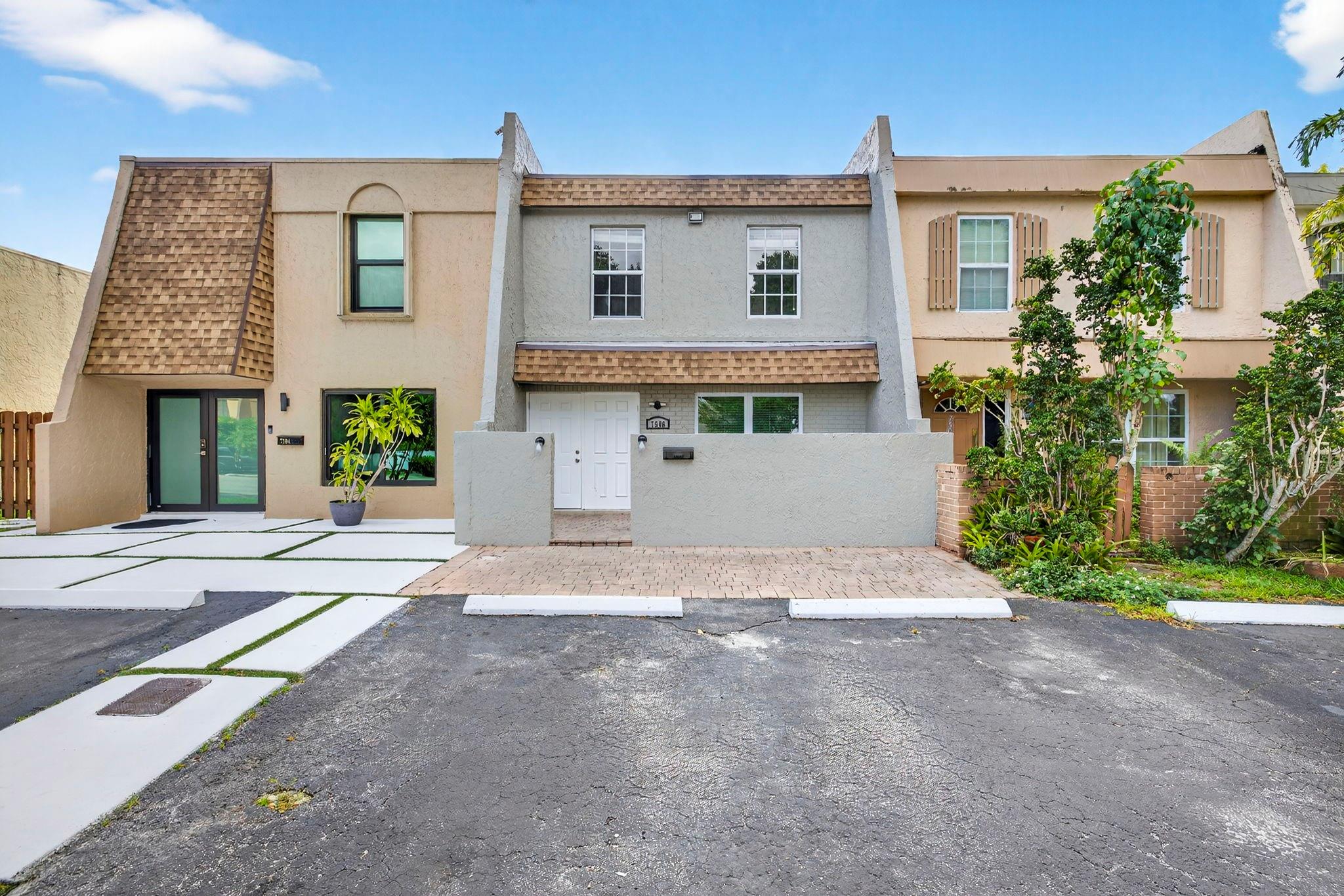 Photo for 7506 NW 75th Street, Tamarac, FL 33321 - listing #FX-10534020 7506 NW 75th Street, Tamarac, FL 33321