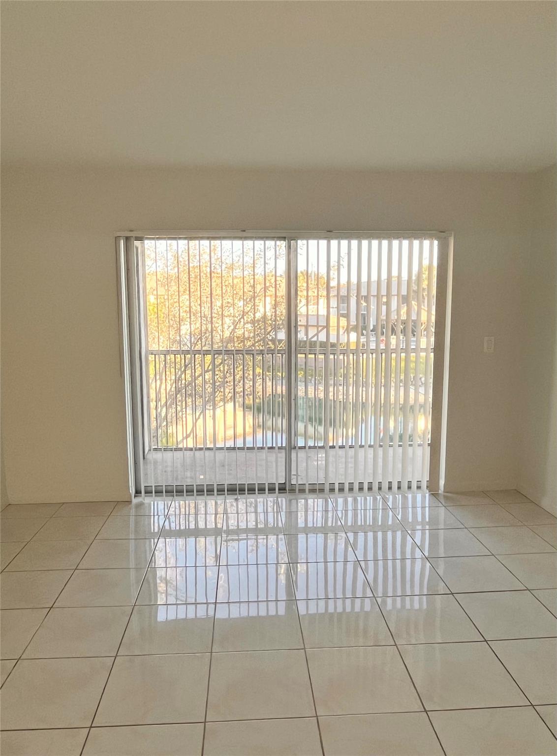 2423 NW 89th Drive 111, Coral Springs, FL 33065