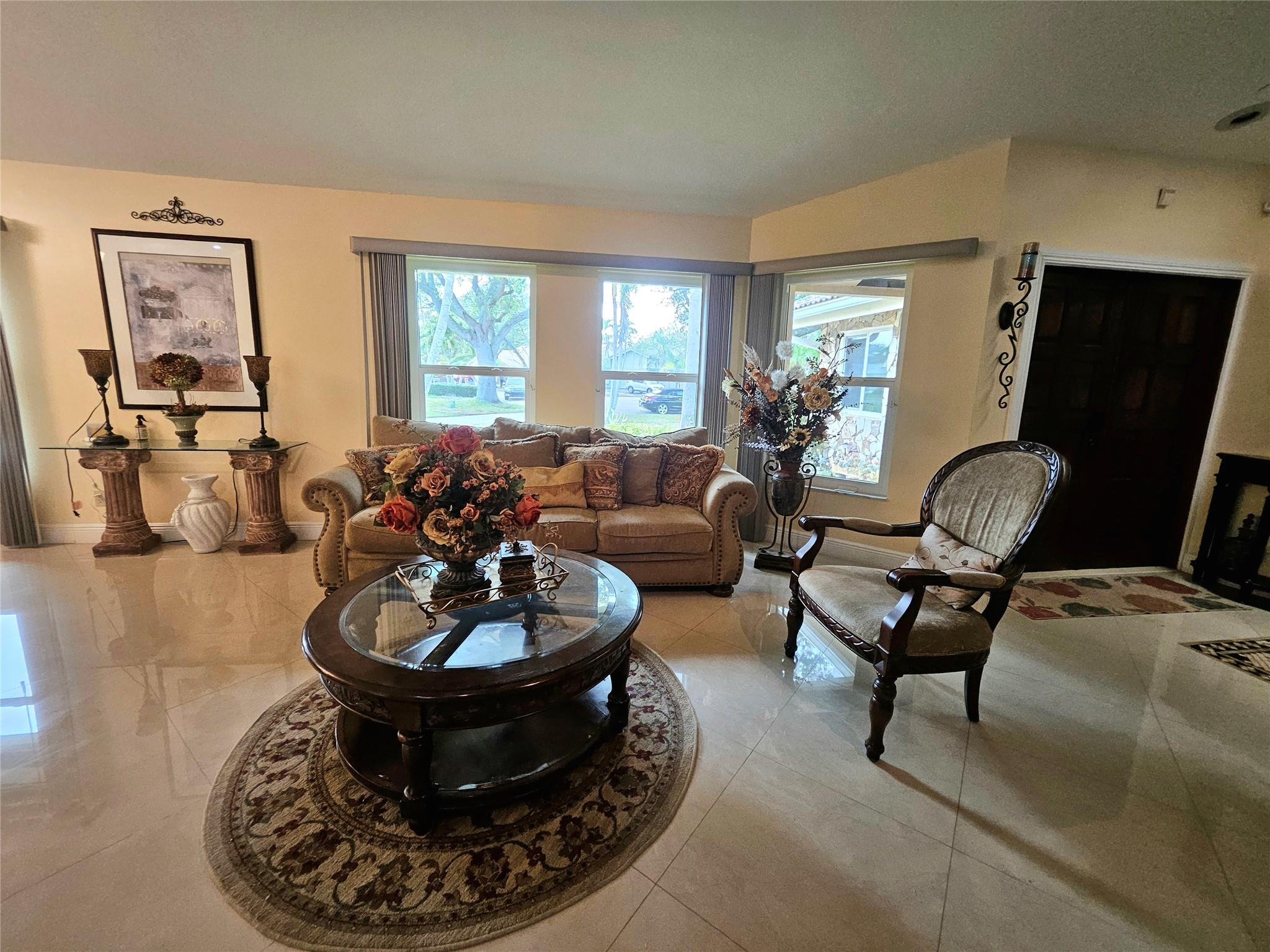 197 NW 113th Way, Coral Springs, FL 33071