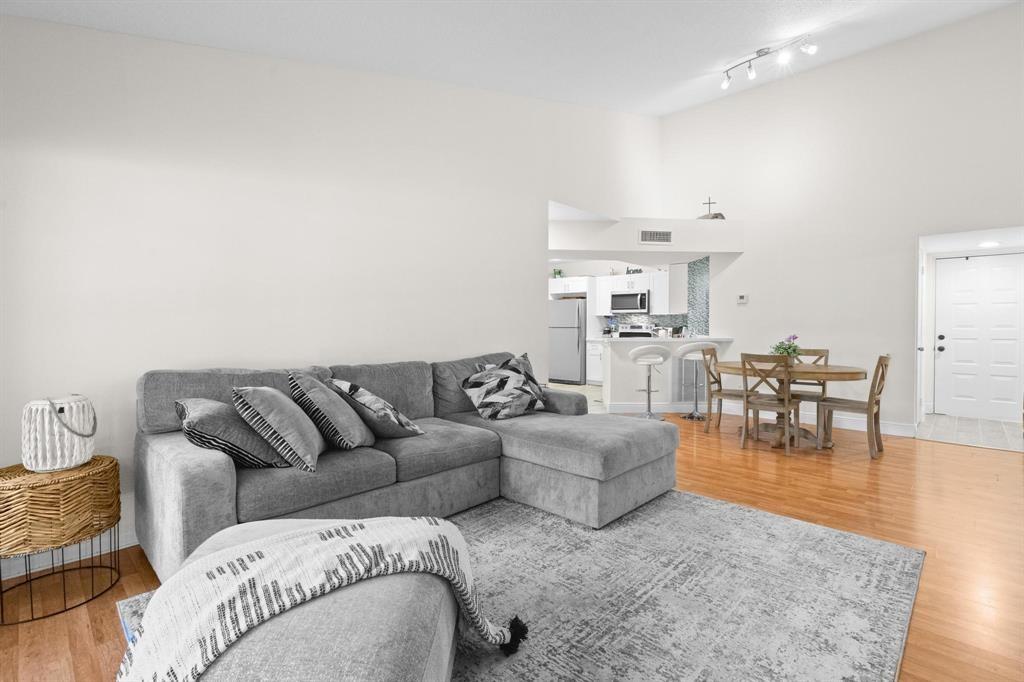 8851 S Wiles Road 305, Coral Springs, FL 33067