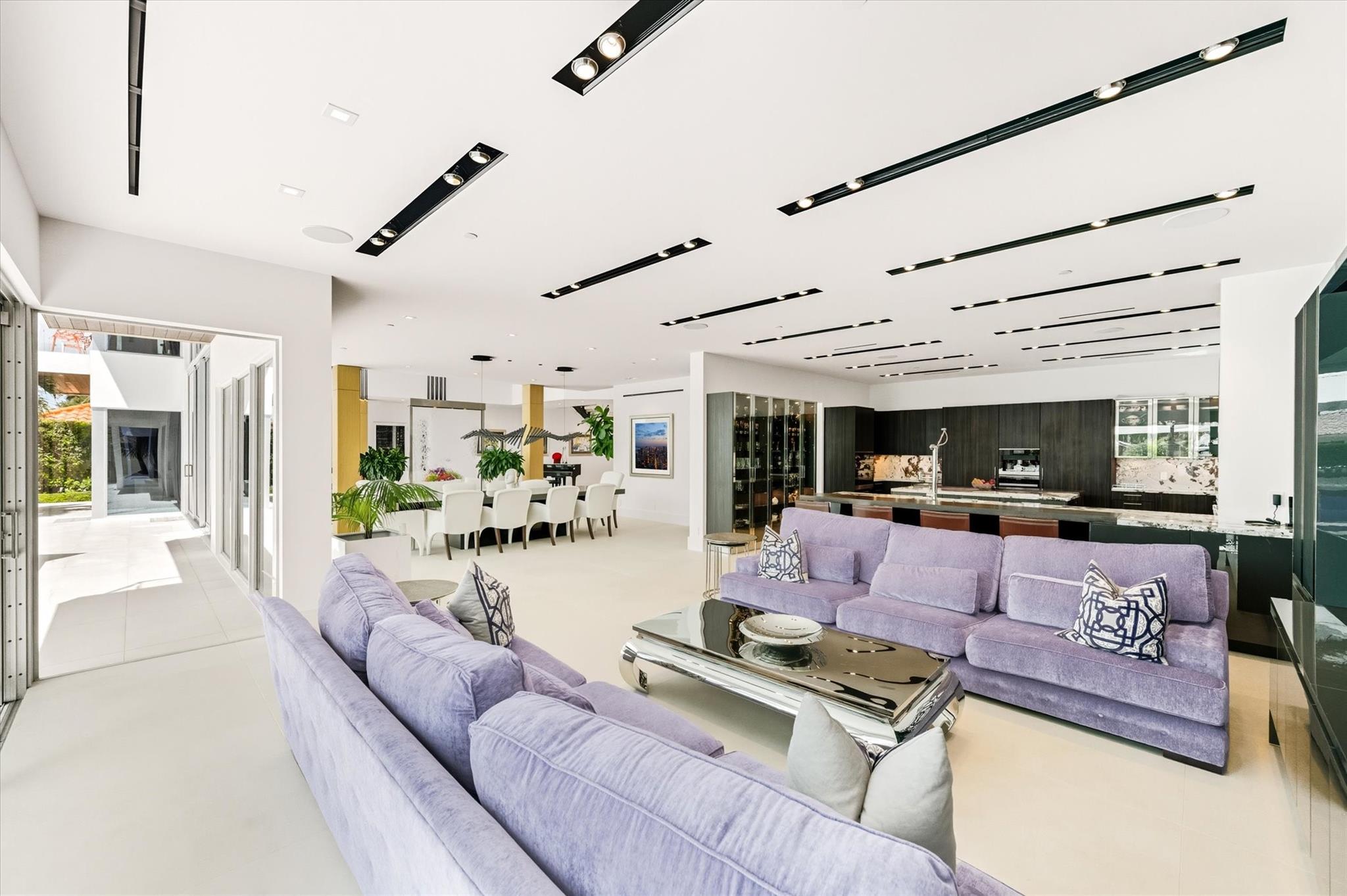 14 N Isla Bahia Drive, Fort Lauderdale, FL 33316