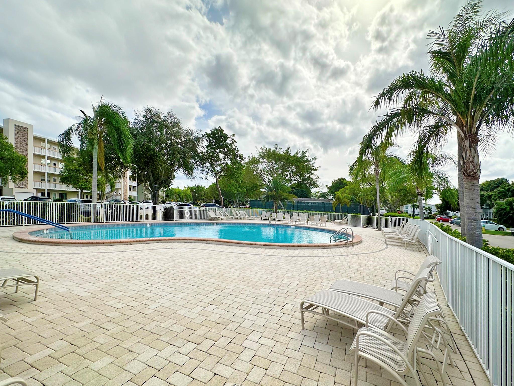 Photo for 124 Ventnor F, 124, Deerfield Beach, FL 33442 - Listing #FX-10517952 124 Ventnor F, 124, Deerfield Beach, FL 33442