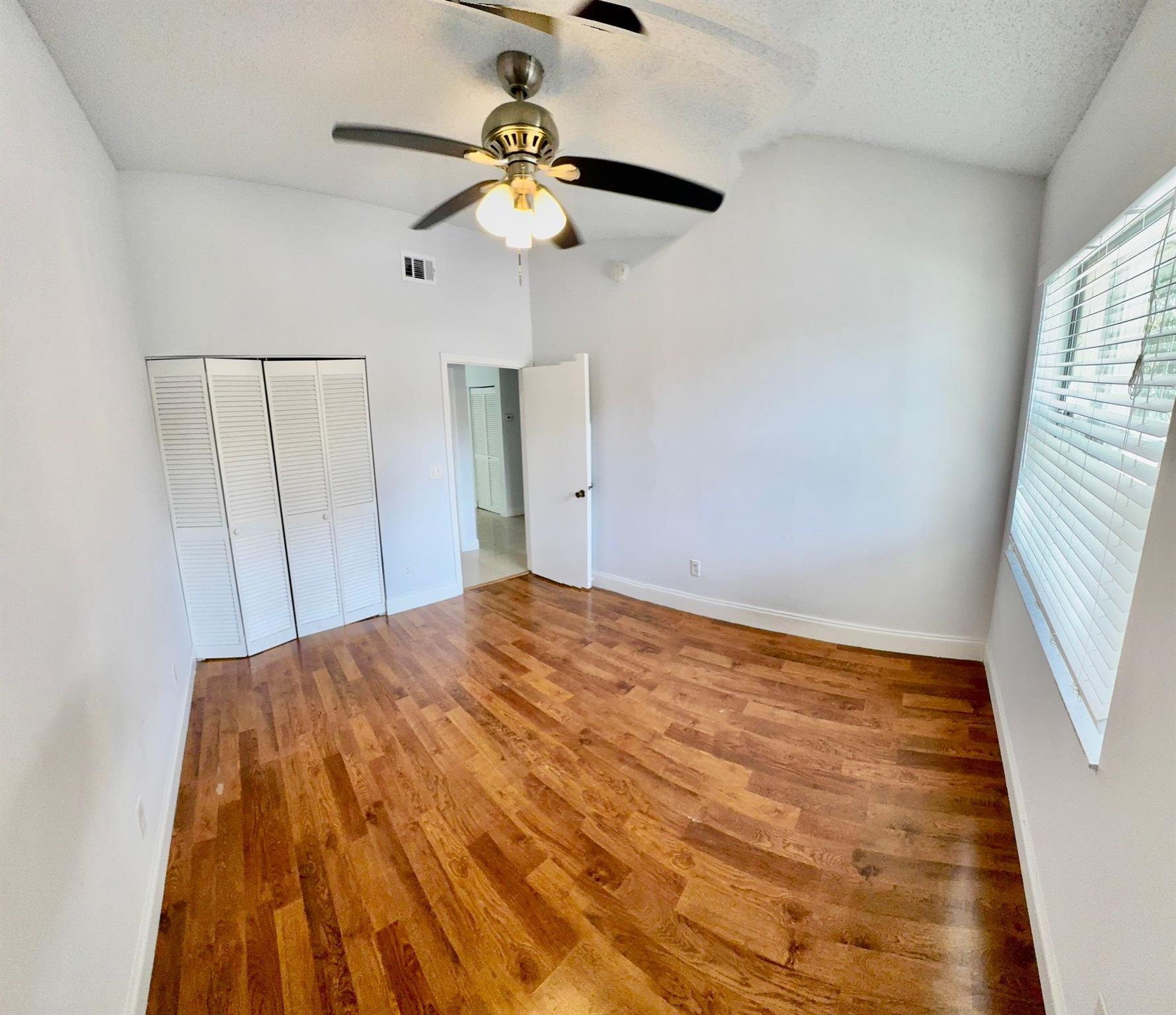 9657 N Riverside Drive 5H, Coral Springs, FL 33071