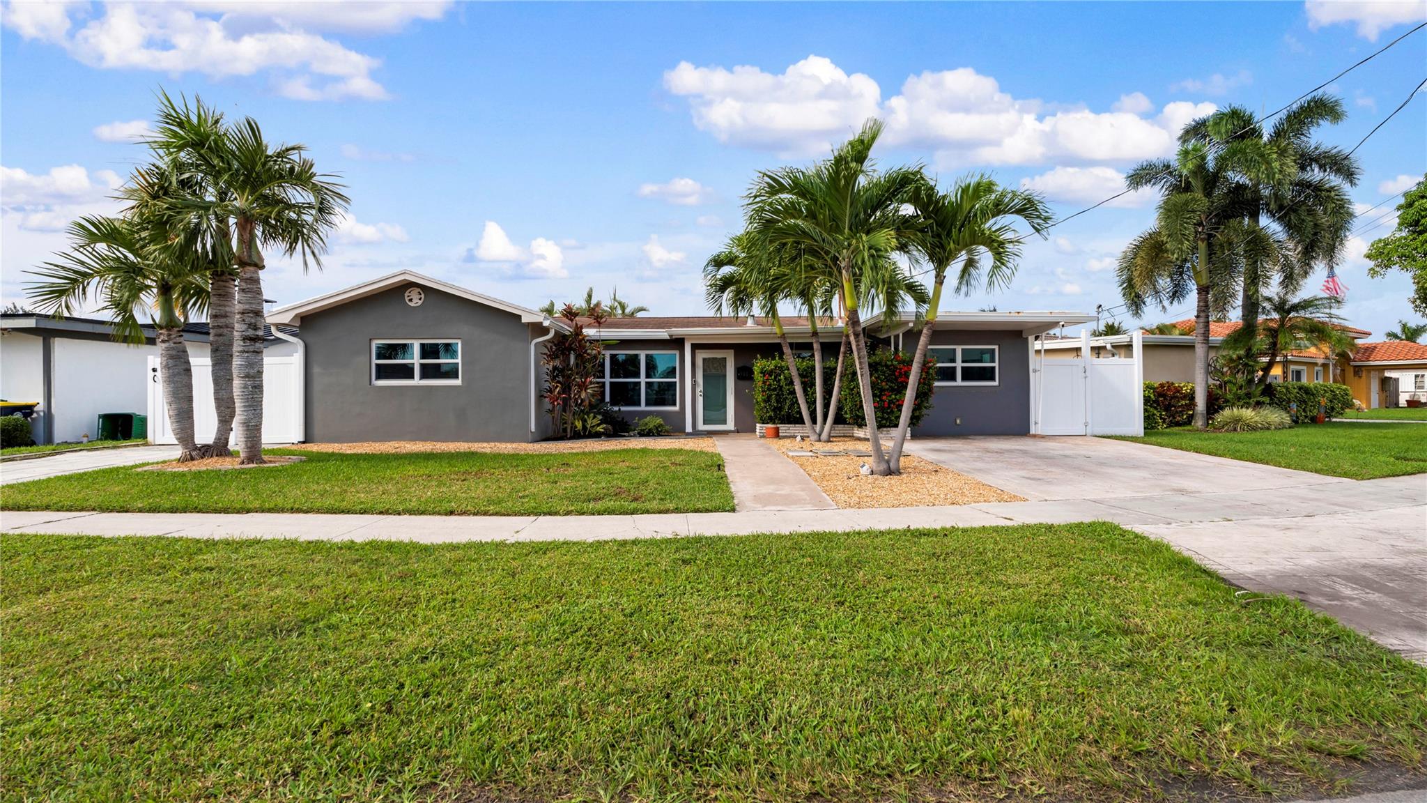 Photo for 935 Nautilus Isle, Dania Beach, FL 33004 - listing #FX-10536310 935 Nautilus Isle, Dania Beach, FL 33004