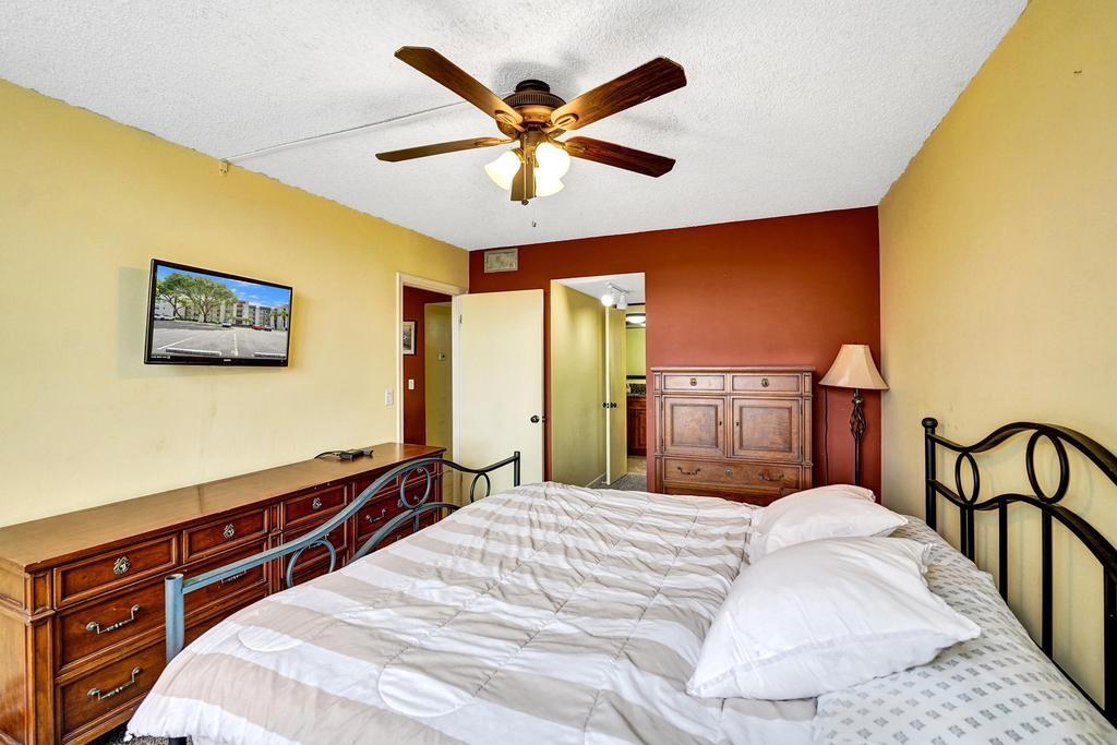Photo for 9230 Lagoon Place, 406, Davie, FL 33324 - Listing #FX-10527214 9230 Lagoon Place, 406, Davie, FL 33324