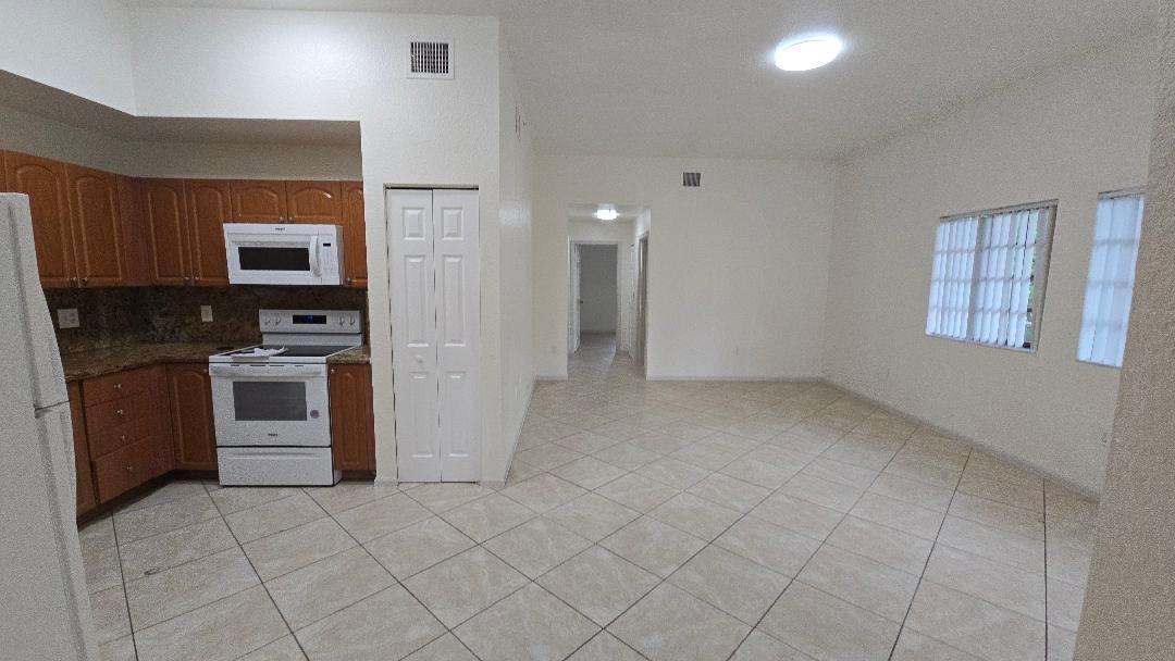2801 Riverside Drive 208, Coral Springs, FL 33065