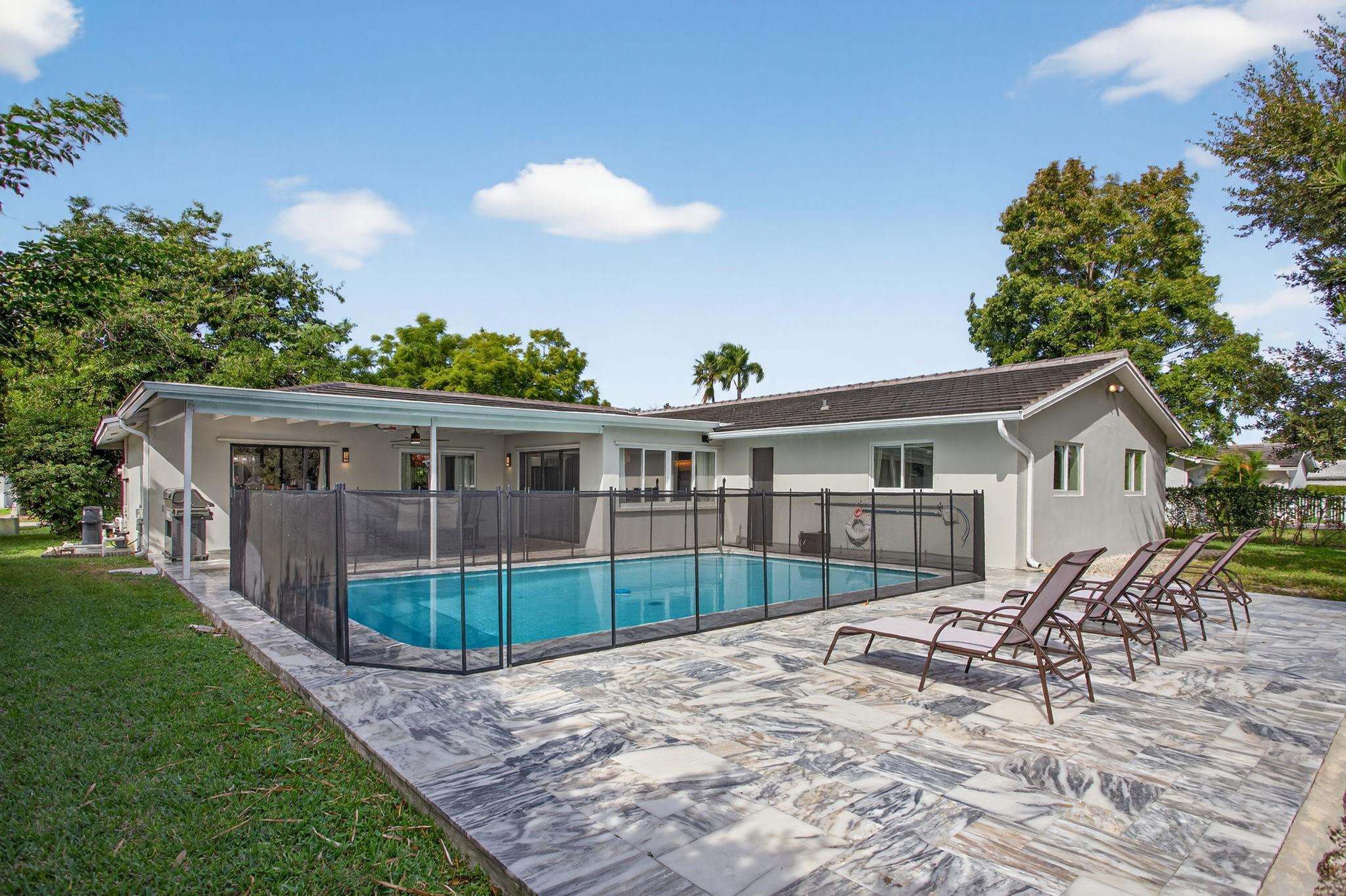 2421 NW 114th Avenue, Coral Springs, FL 33065