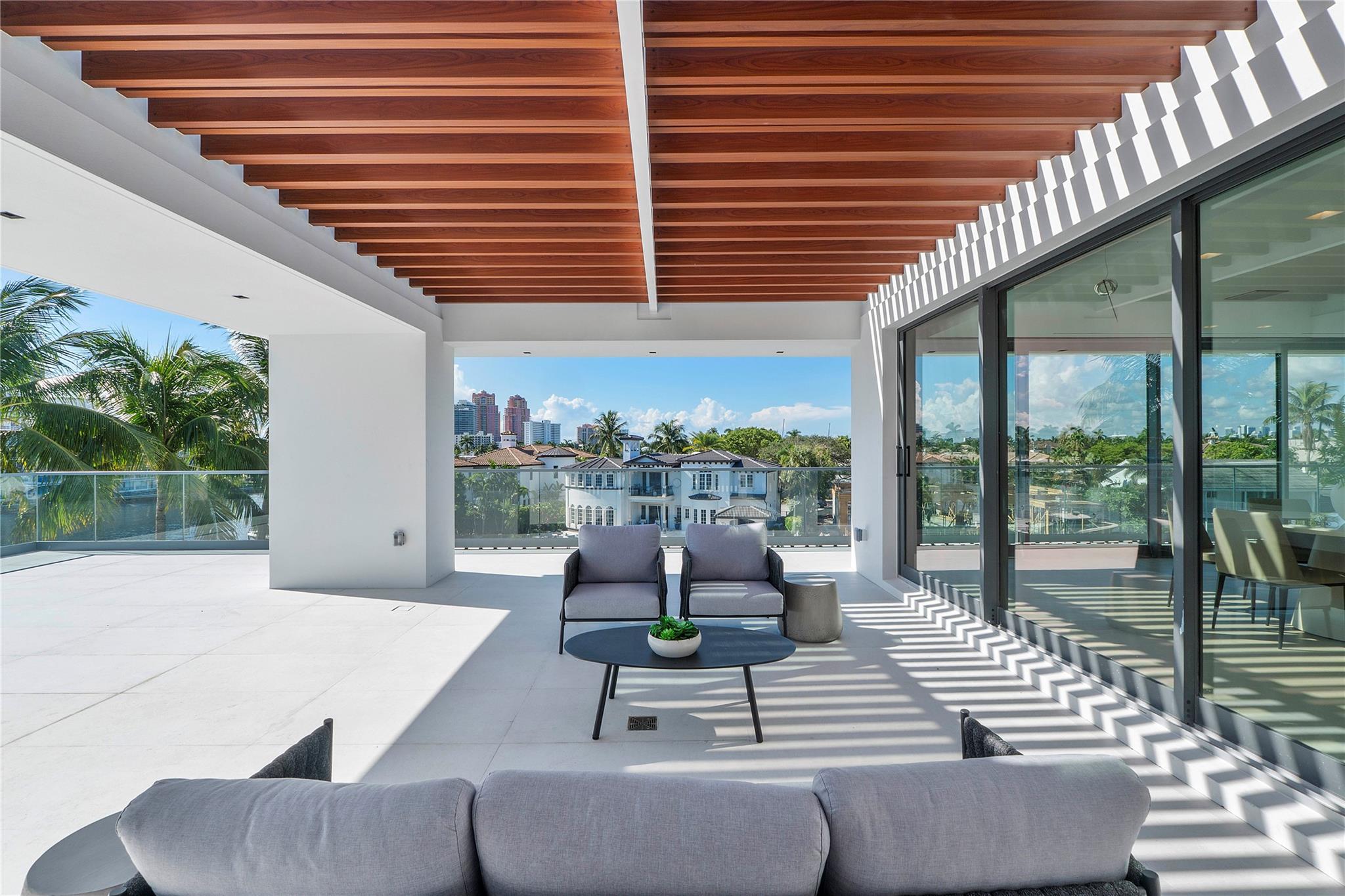 2880 NE 28th Street, Fort Lauderdale, FL 33306