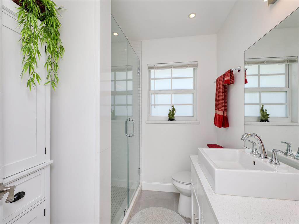 Photo for 4031 NE 17th Terrace, Oakland Park, FL 33334 - Listing #FX-10437186 4031 NE 17th Terrace, Oakland Park, FL 33334