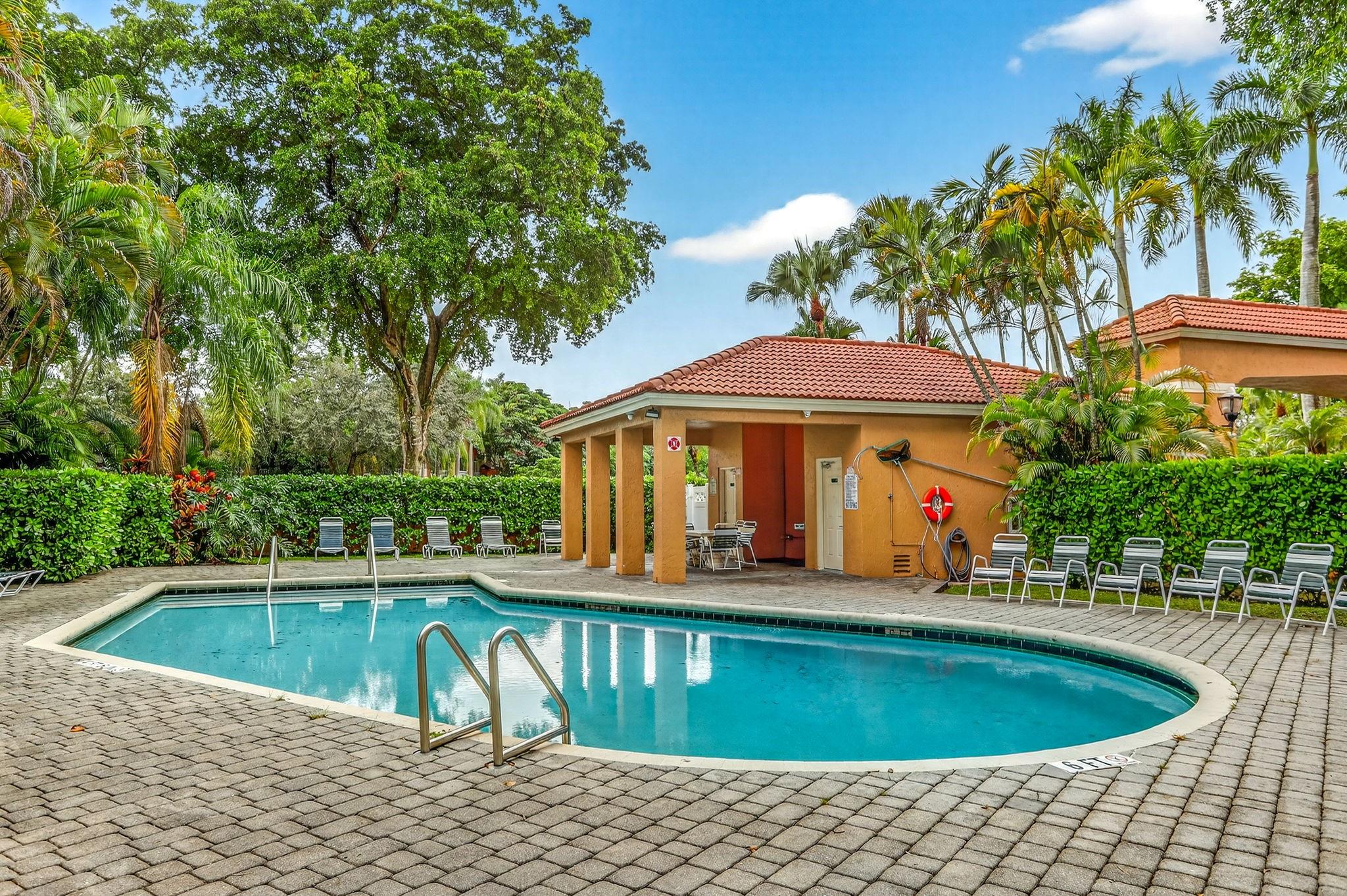 11461 Lakeview Drive 8, Coral Springs, FL 33071