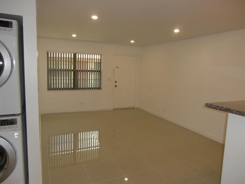 3243 104 Avenue, Coral Springs, FL 33065