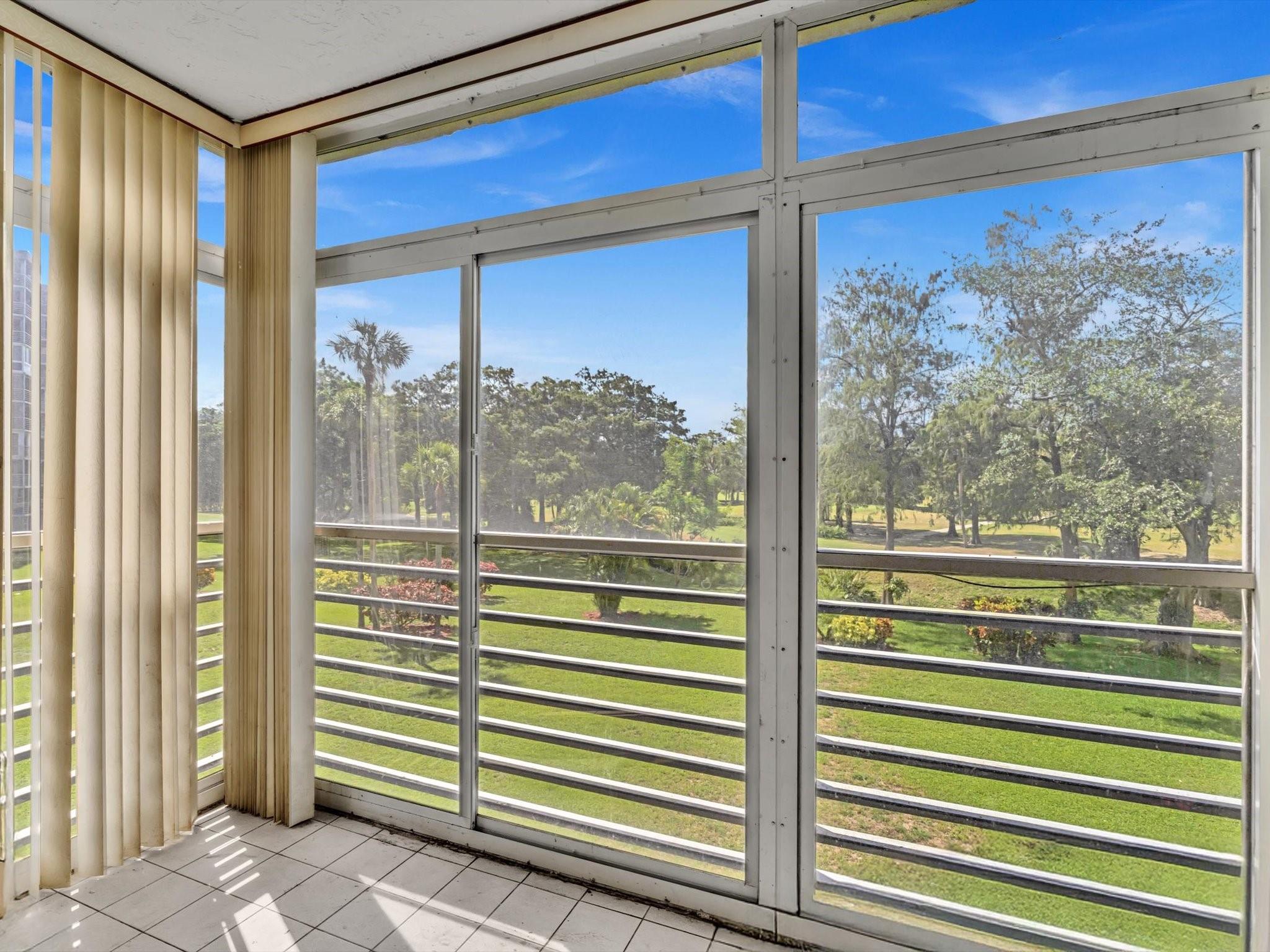 Photo for 625 S Oaks Drive, 305, Pompano Beach, FL 33069 - listing #FX-10535391 625 S Oaks Drive, 305, Pompano Beach, FL 33069