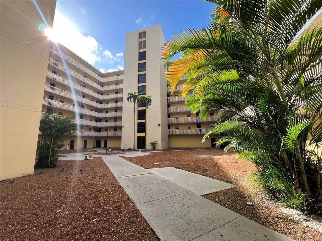 15600 NW 7th Avenue 511, Miami, FL 33169