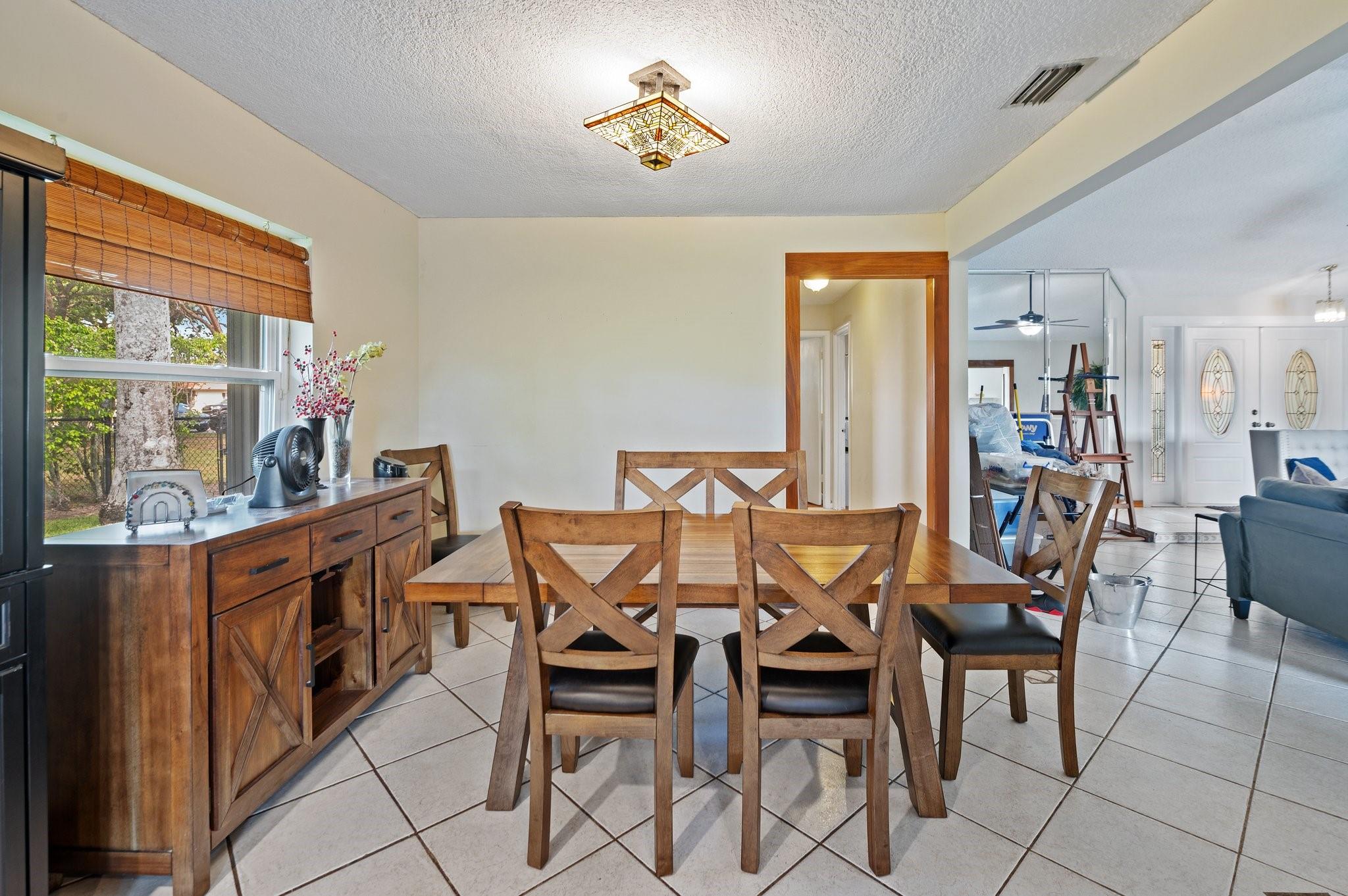 Photo for 10010 NW 11th Mnr, Coral Springs, FL 33071 - Listing #FX-10497303 10010 NW 11th Mnr, Coral Springs, FL 33071