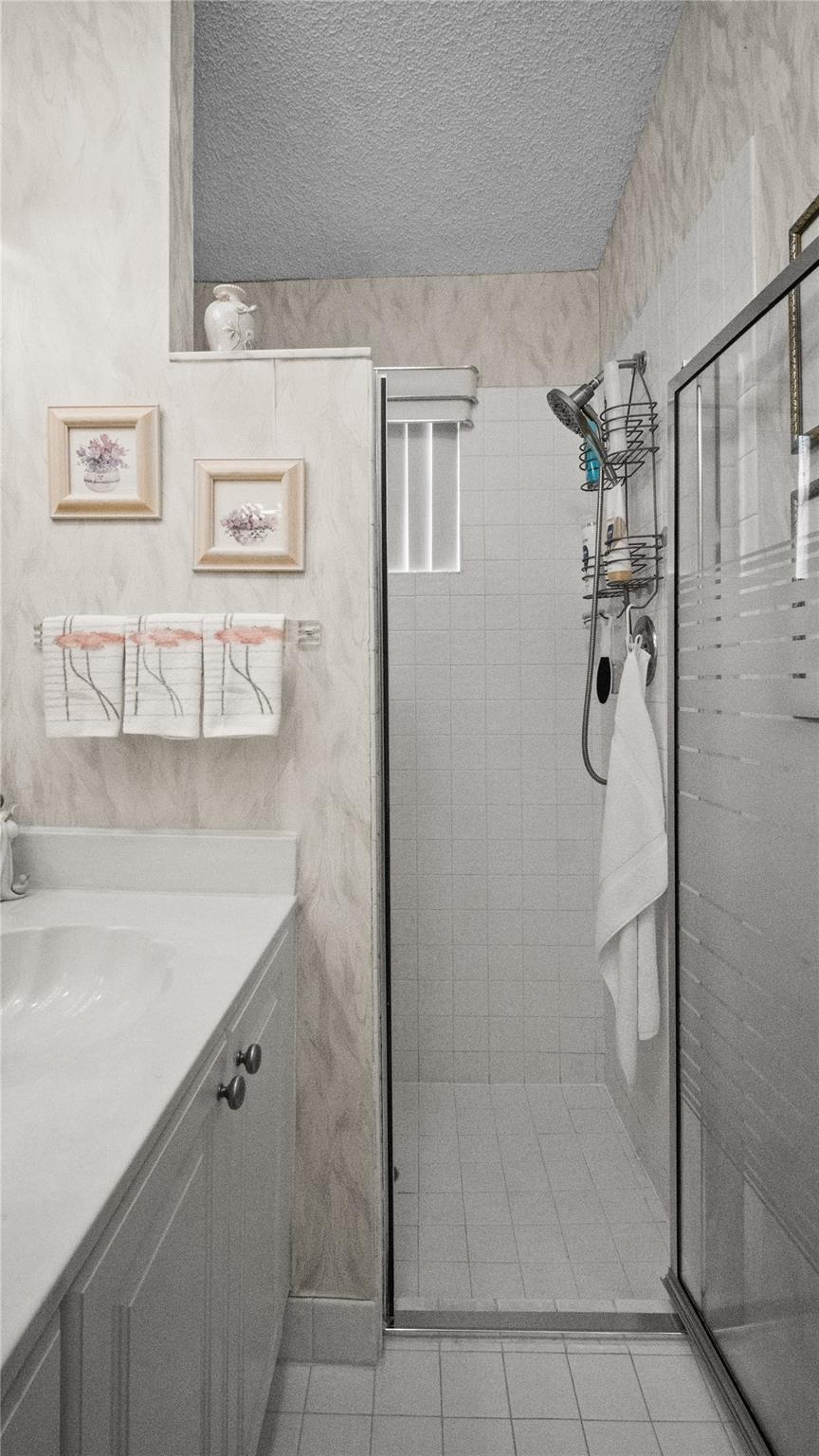 11431 Lakeview Drive 5-C, Coral Springs, FL 33071