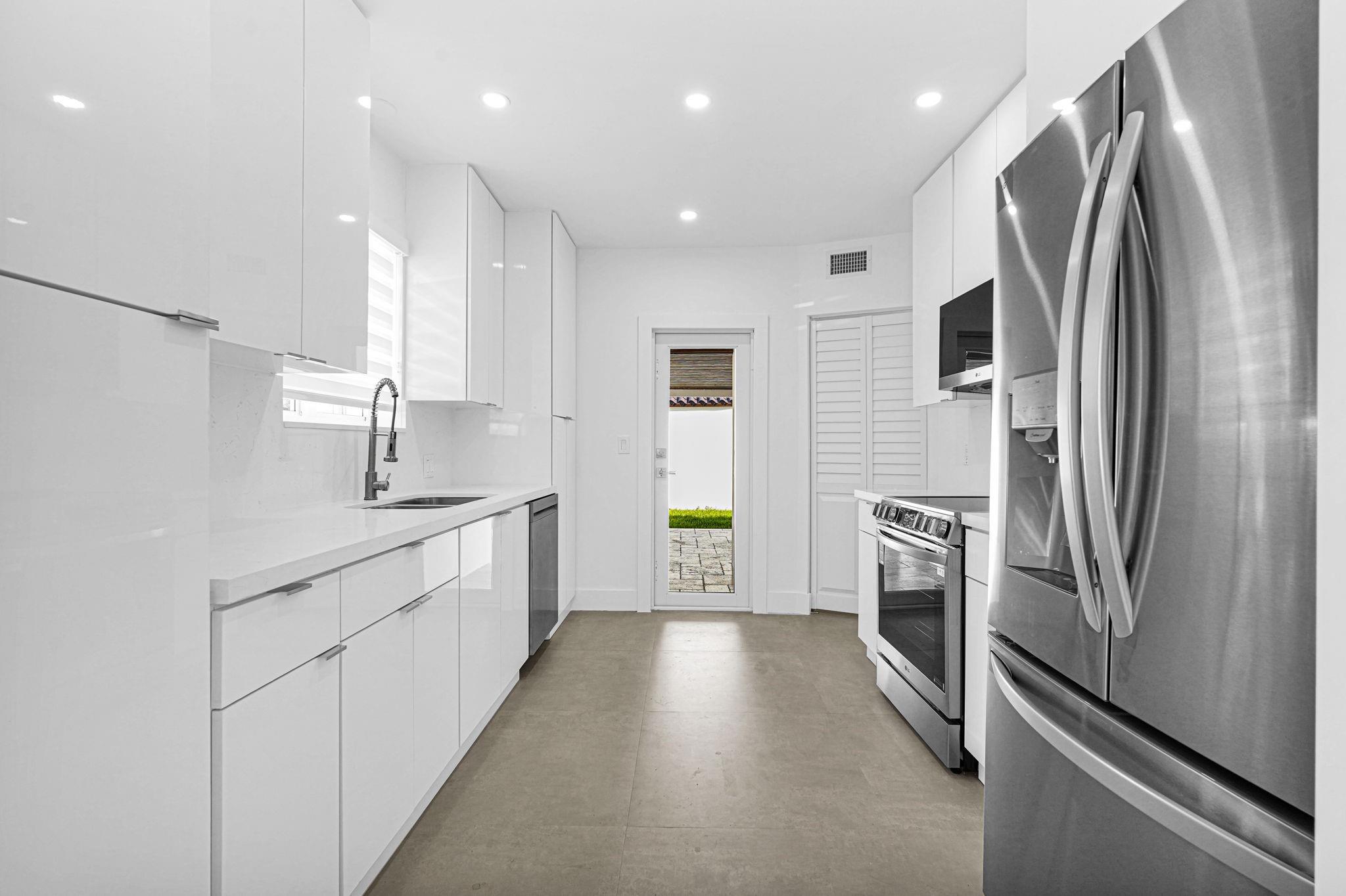 2291 SW 17th Street, Miami, FL 33145