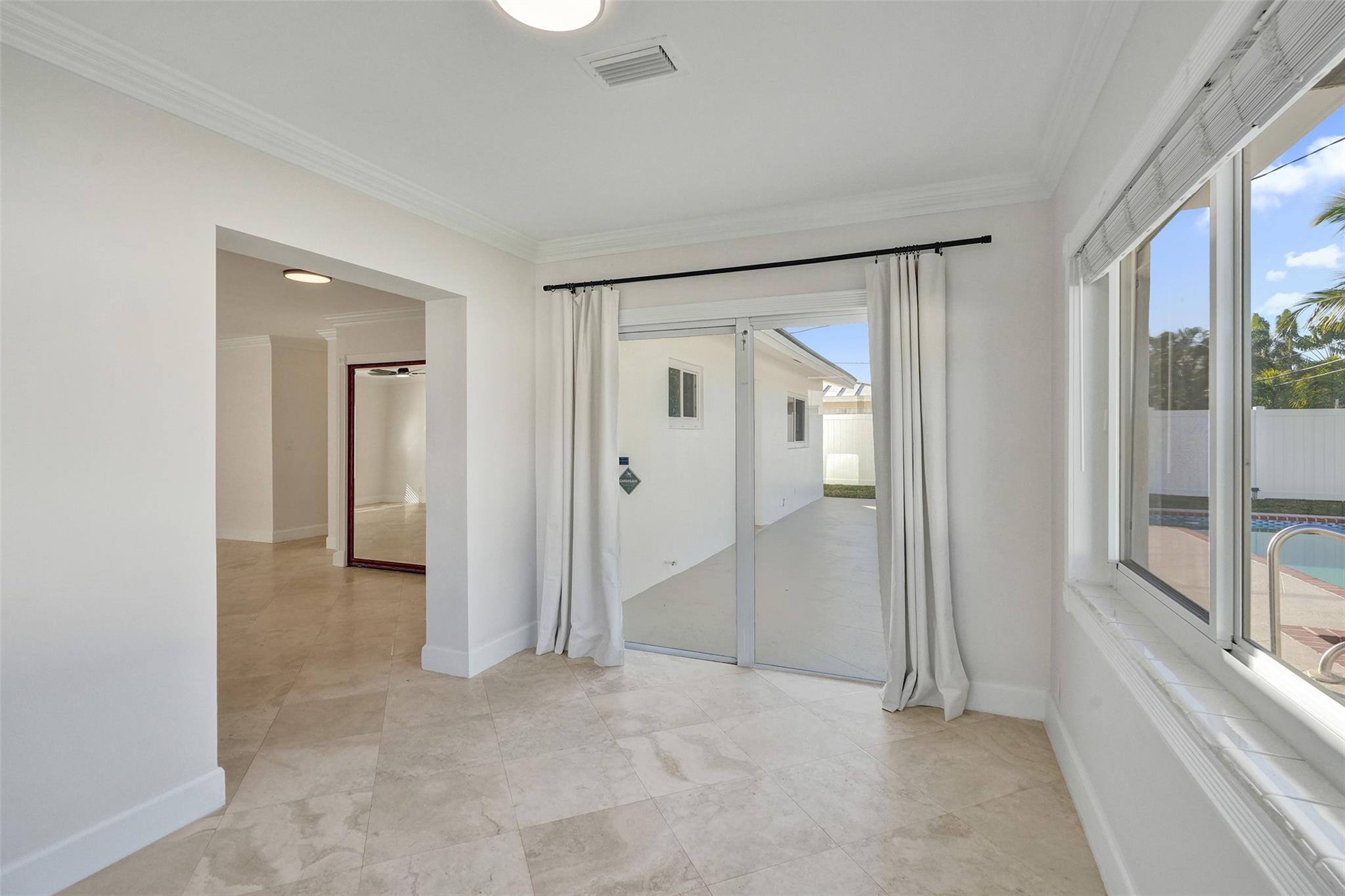 dining/sitting/florida room