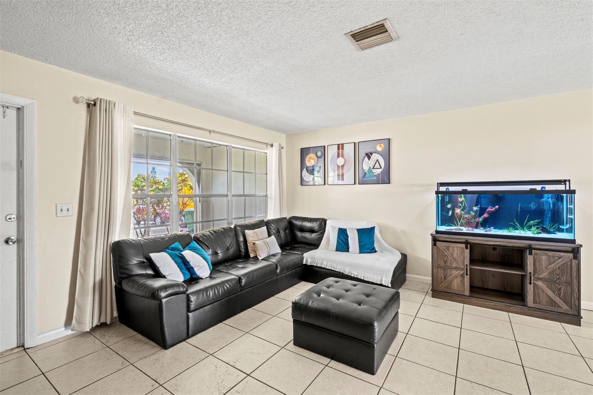 Photo for 622 NW Billiar Avenue, Port Saint Lucie, FL 34983 - Listing #FX-10515325 622 NW Billiar Avenue, Port Saint Lucie, FL 34983