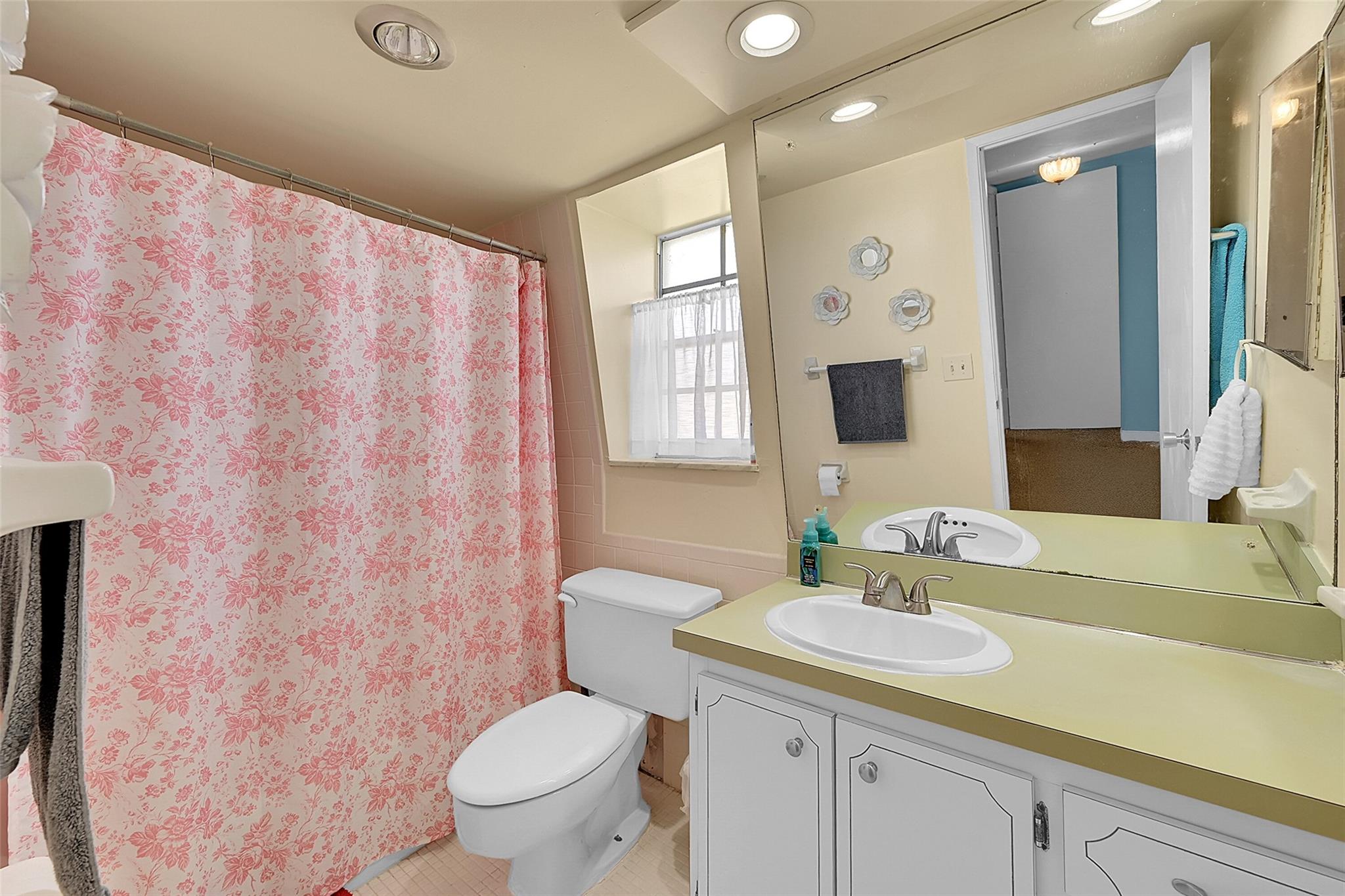 3475 Broken Woods Drive 401, Coral Springs, FL 33065