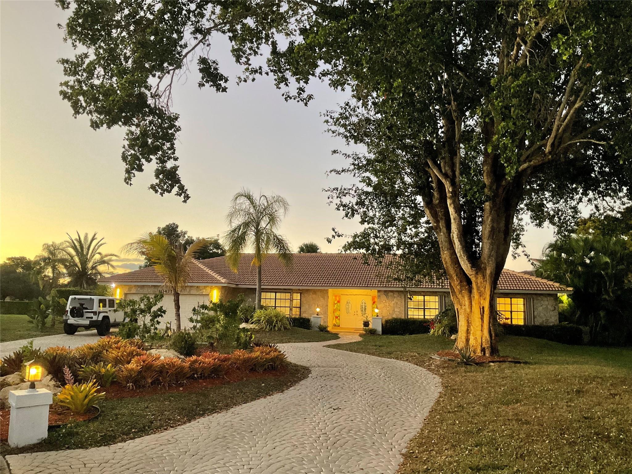 10477 NW 4th Street, Coral Springs, FL 33071