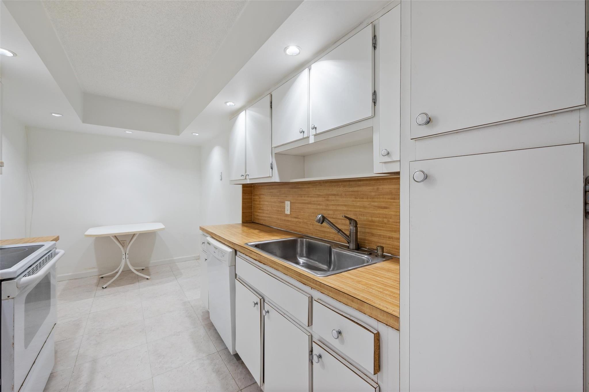 3850 Washington Street 315, Hollywood, FL 33021