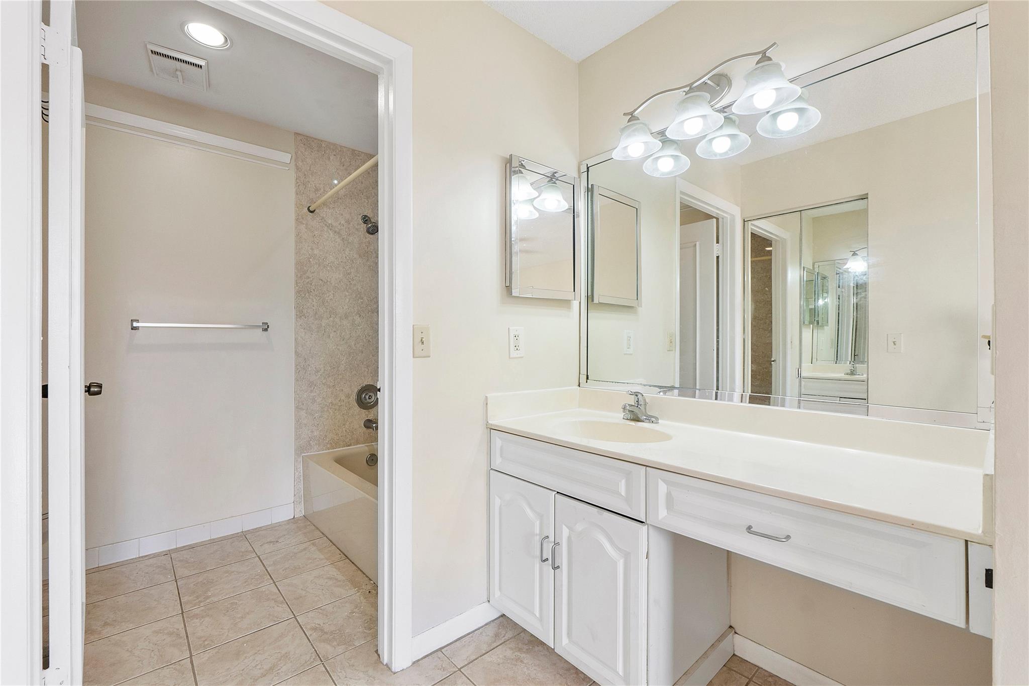 967 Coral Club Drive 967, Coral Springs, FL 33071